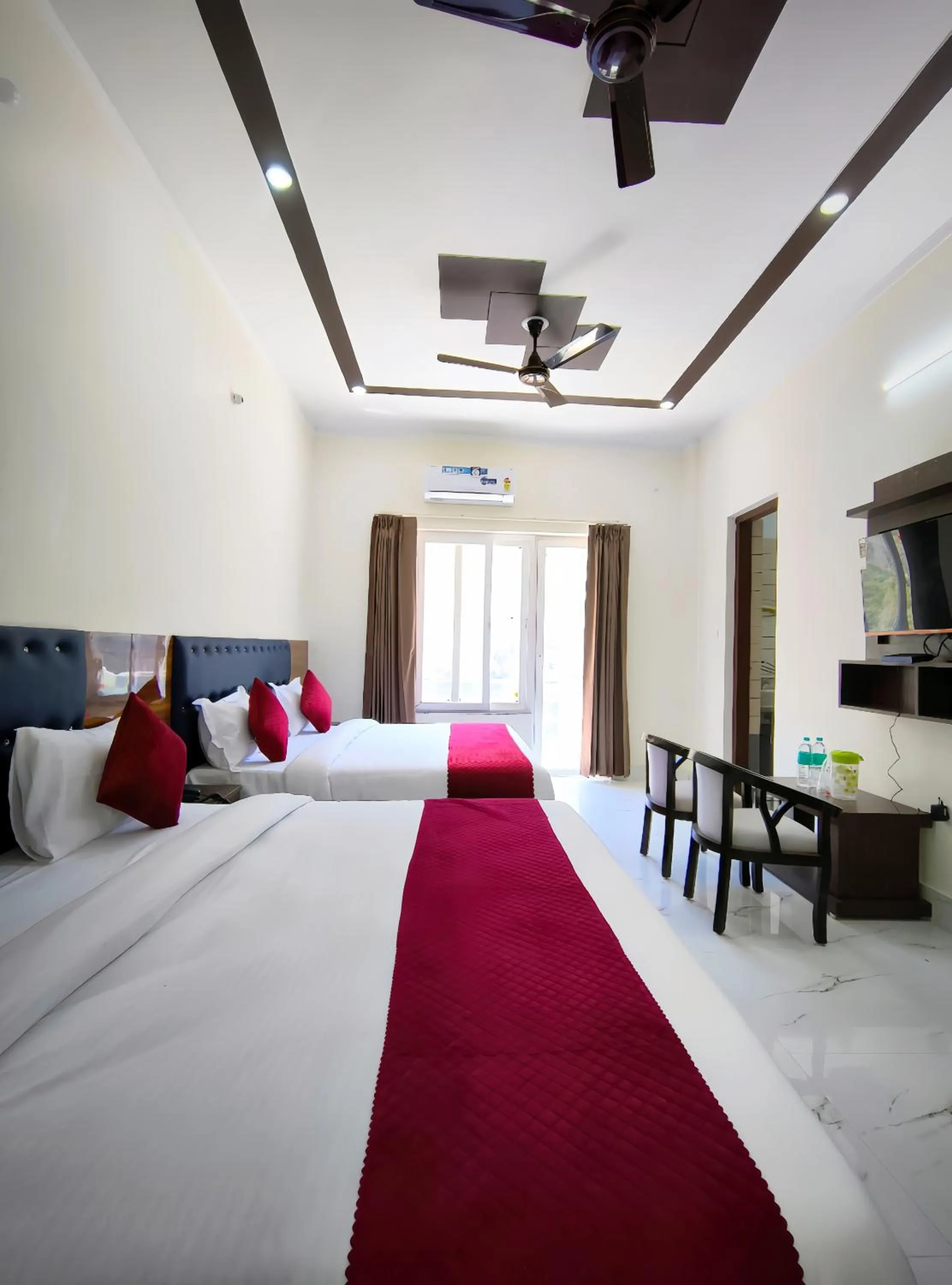 Bed in Hotel Hill River View Resort