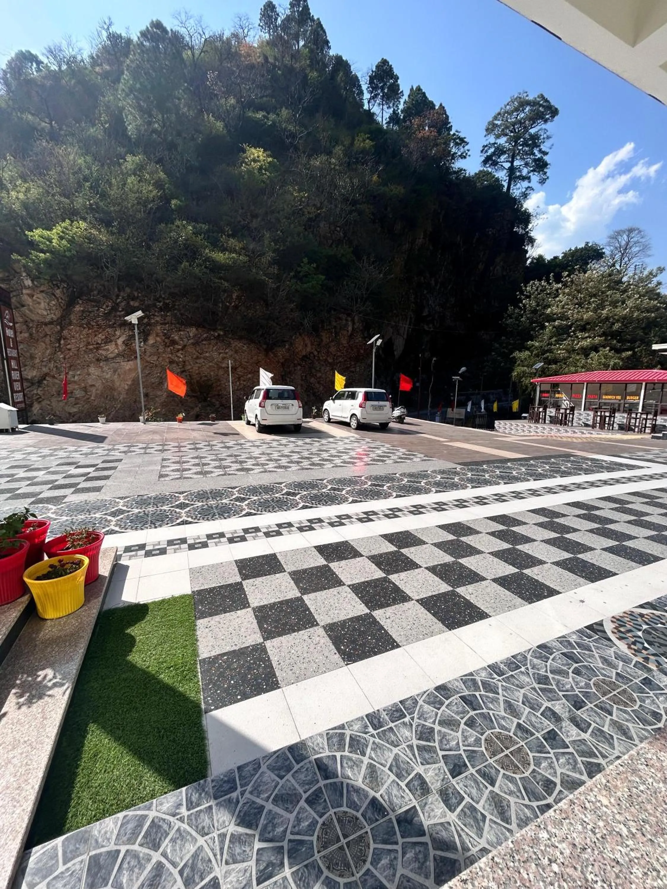 Day in Hotel Hill River View Resort