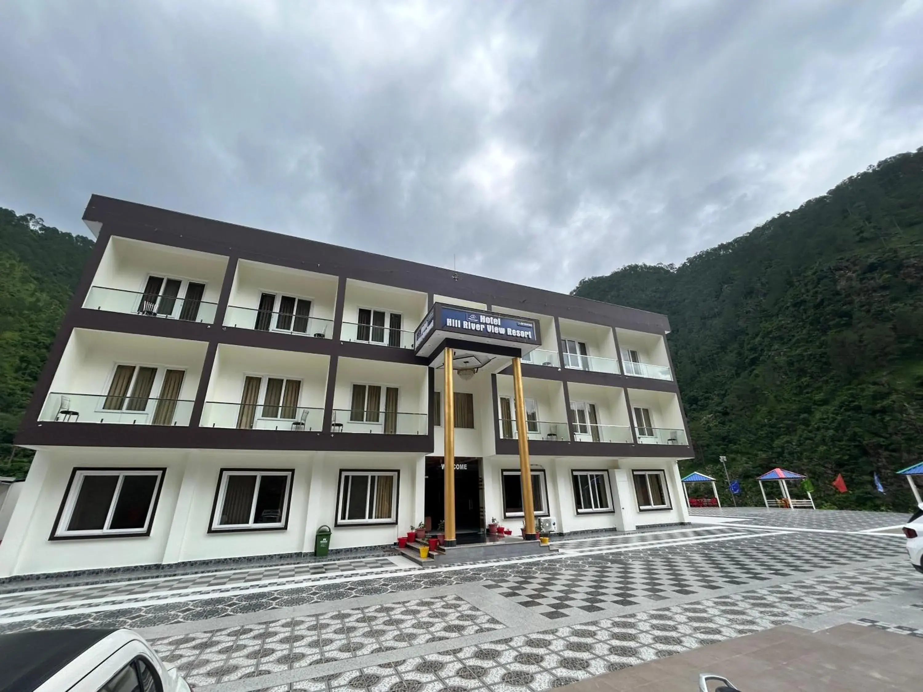 Property building in Hotel Hill River View Resort Property building in Hotel Hill River View Resort