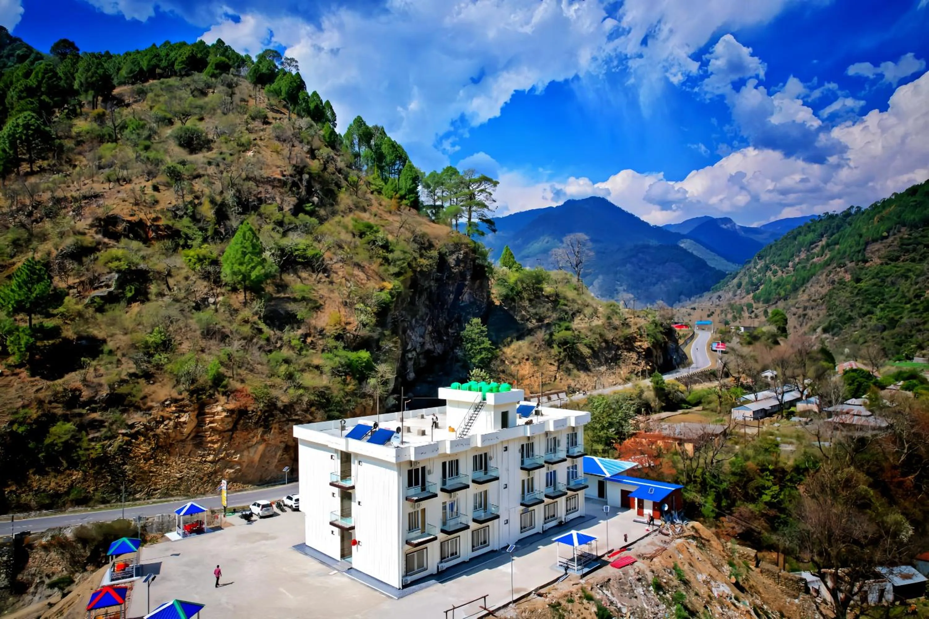 Property building in Hotel Hill River View Resort