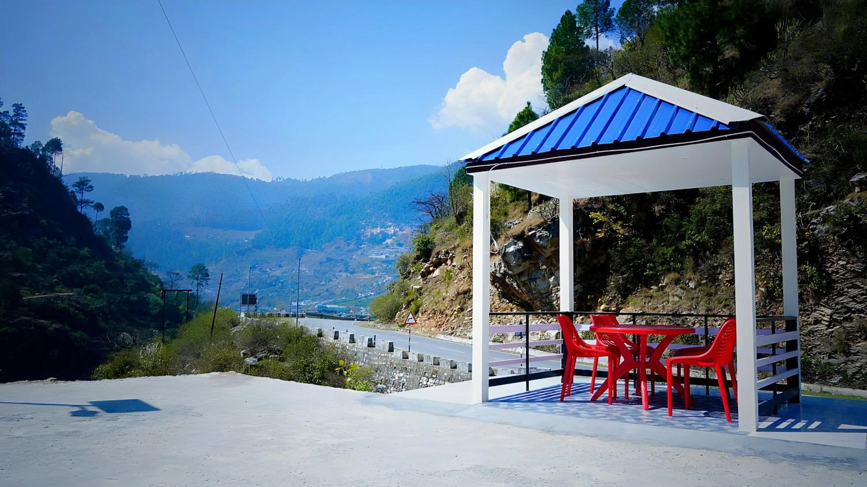 Mountain view in Hotel Hill River View Resort