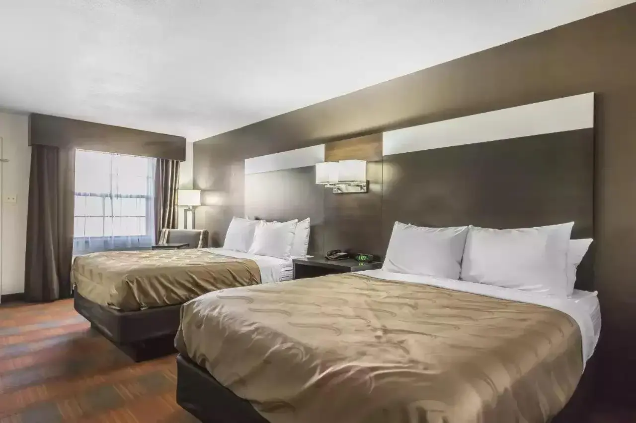 Bedroom, Bed in Quality Inn and Suites Bedroom, Bed in Quality Inn and Suites