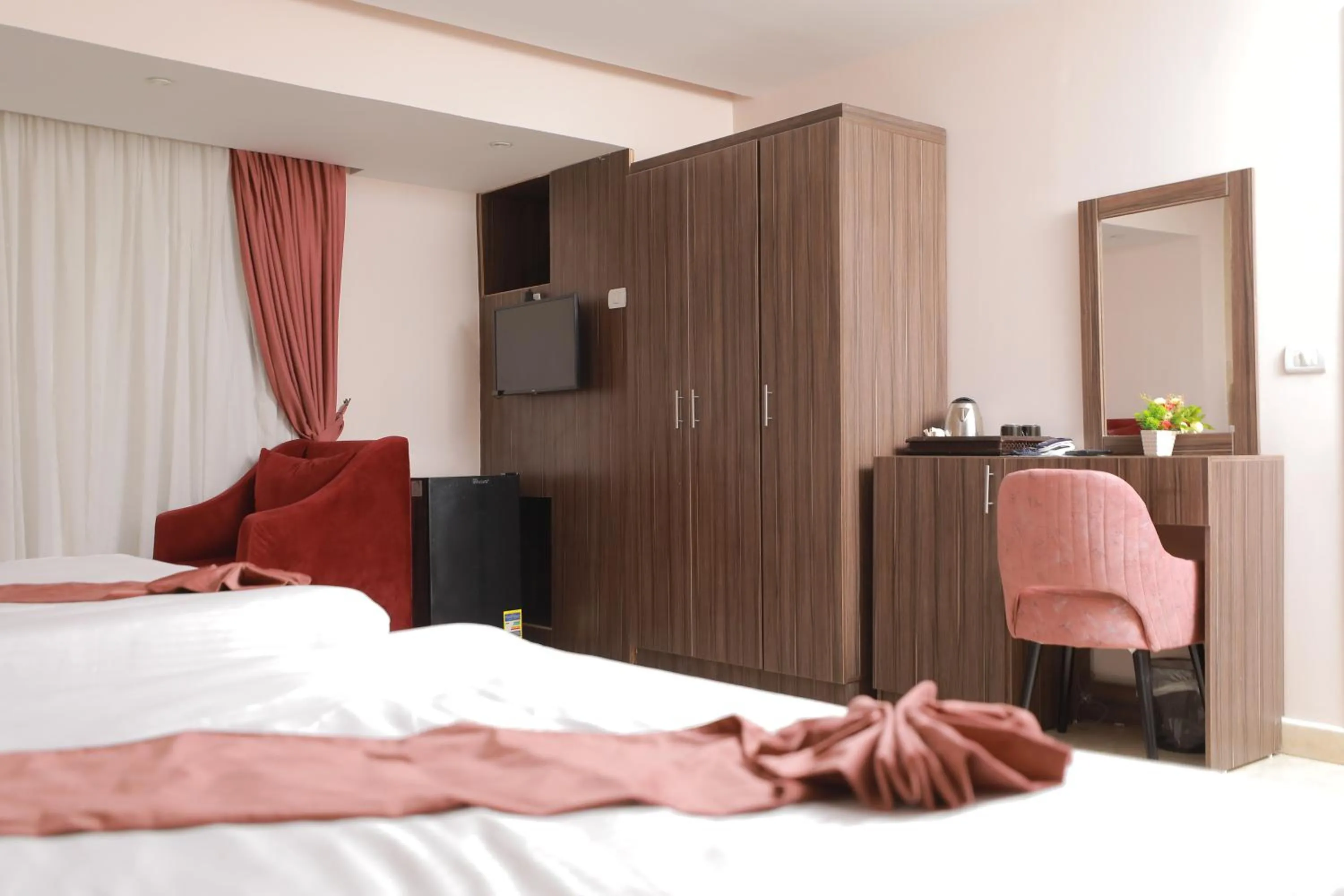 Photo of the whole room, Bed in Aziz Egypt Pyramids Hotel