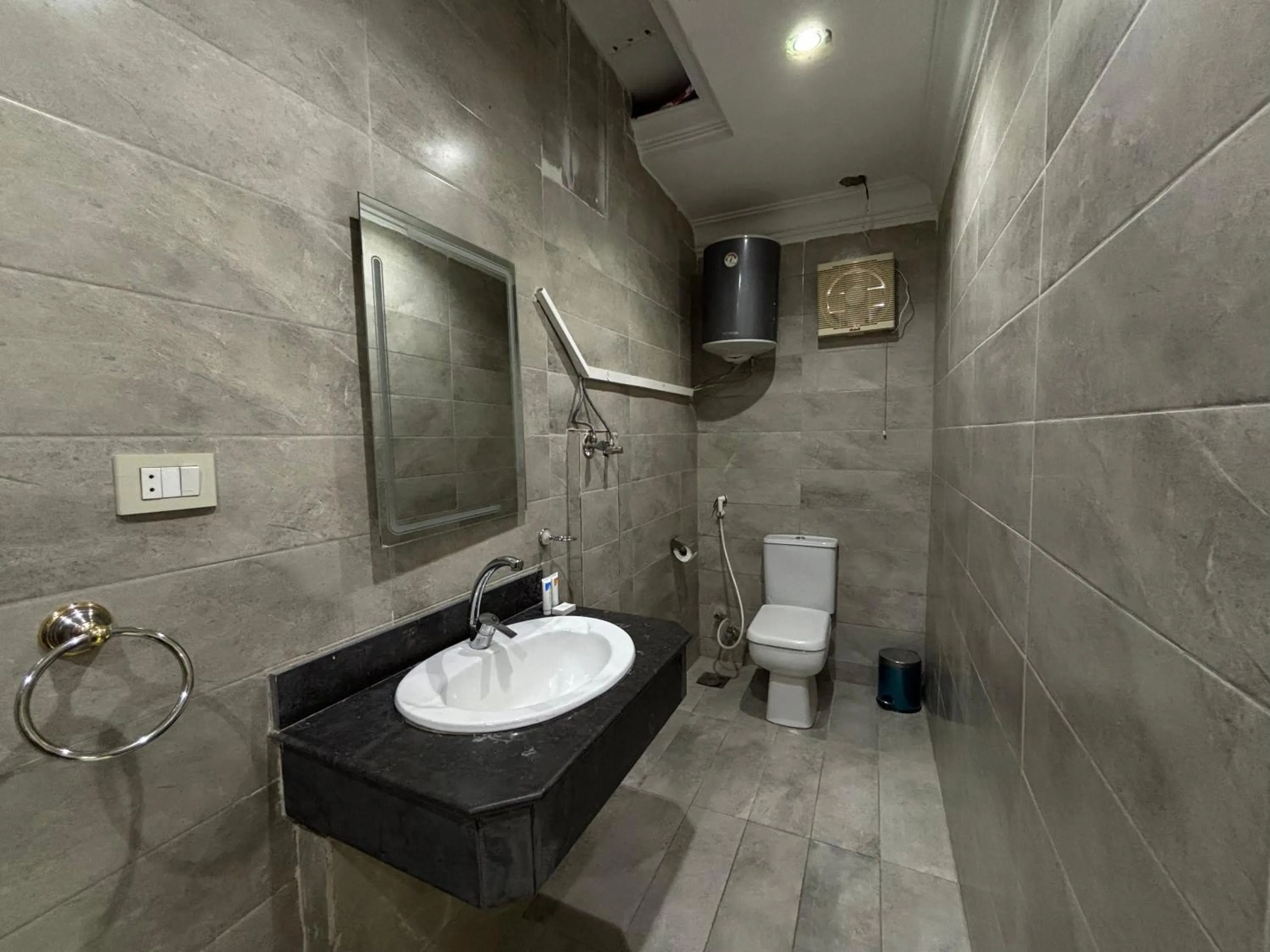 Shower in Aziz Egypt Pyramids Hotel
