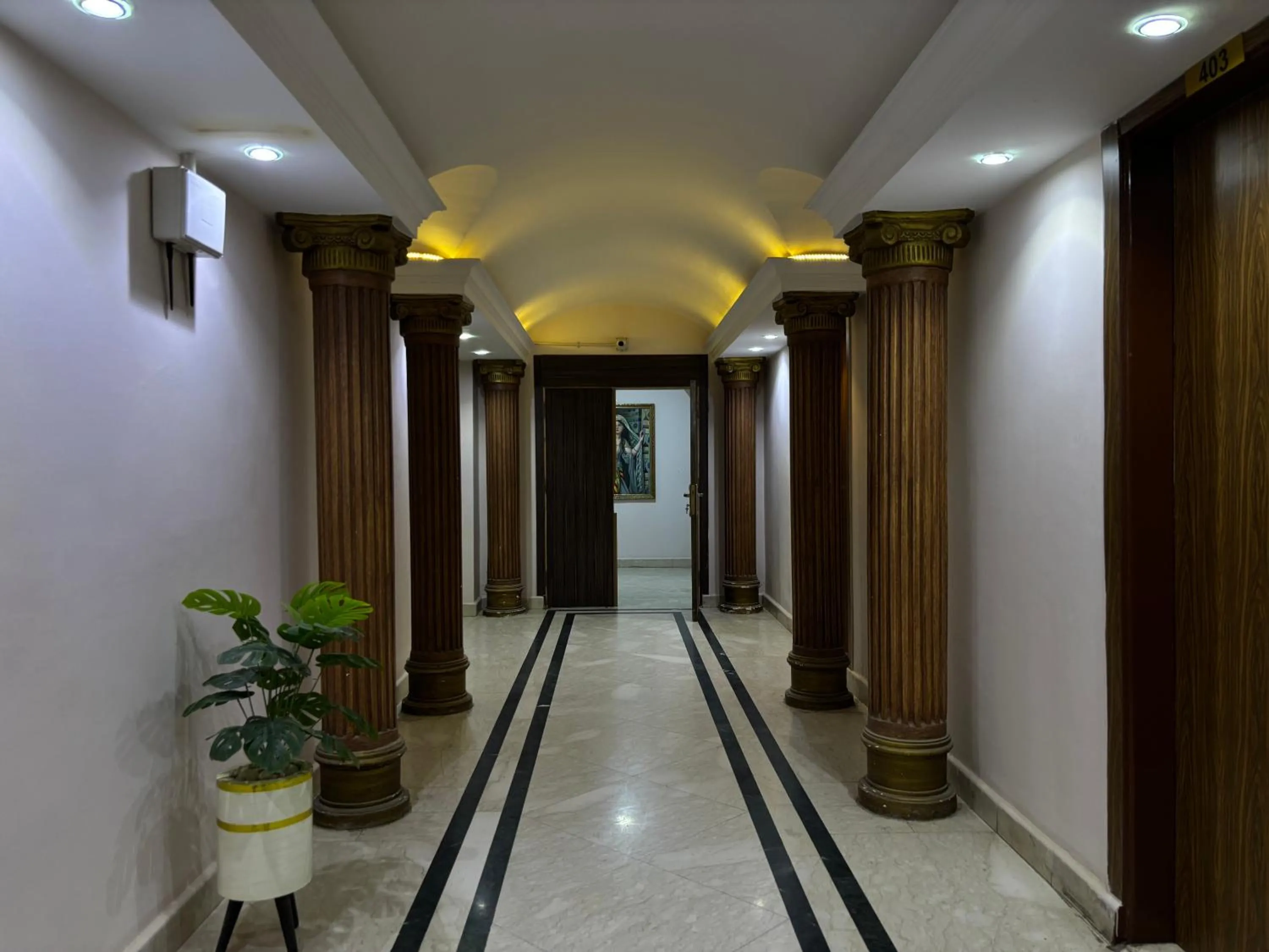 elevator in Aziz Egypt Pyramids Hotel