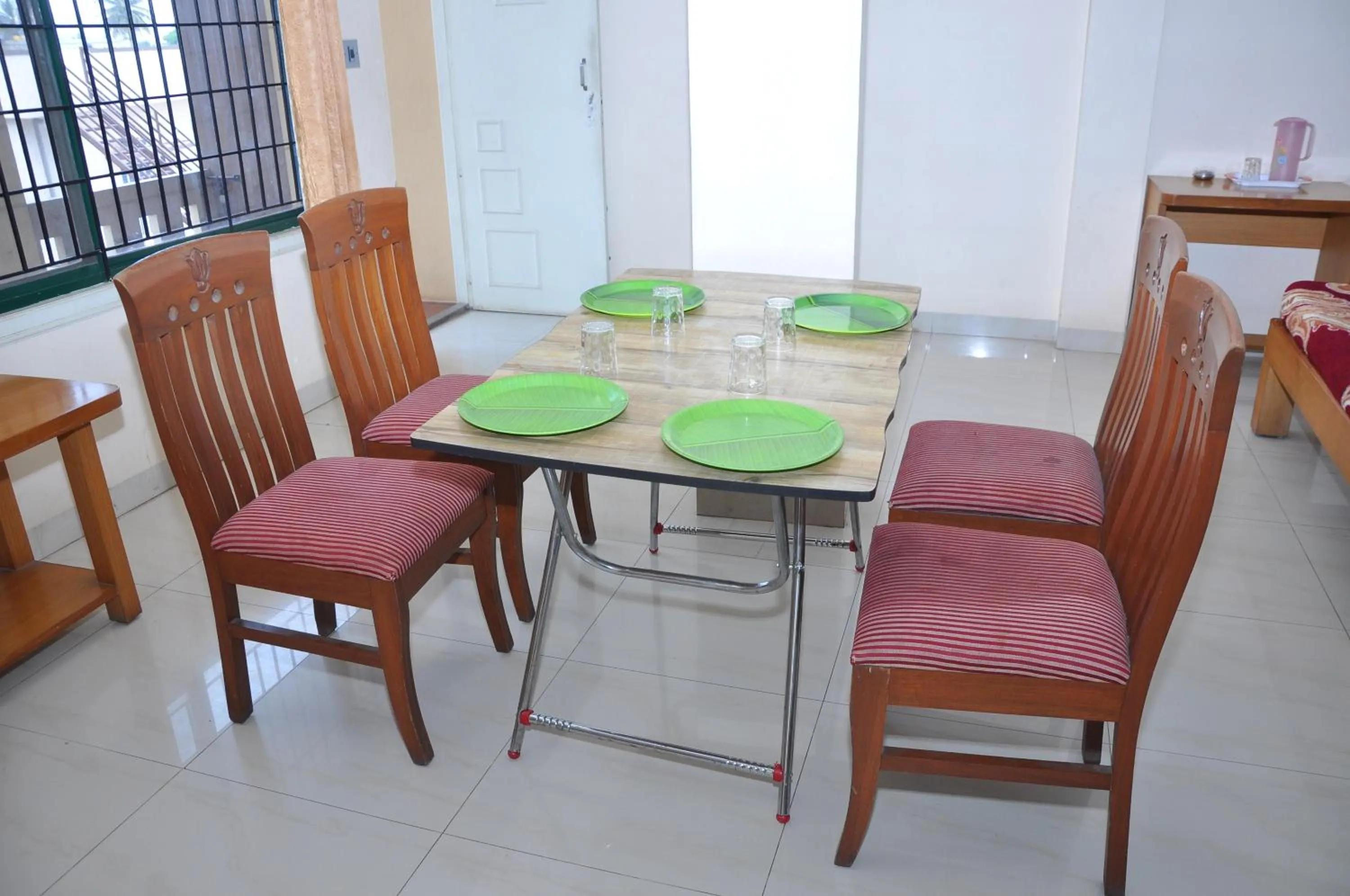 Vinayaka Deluxe Lodge