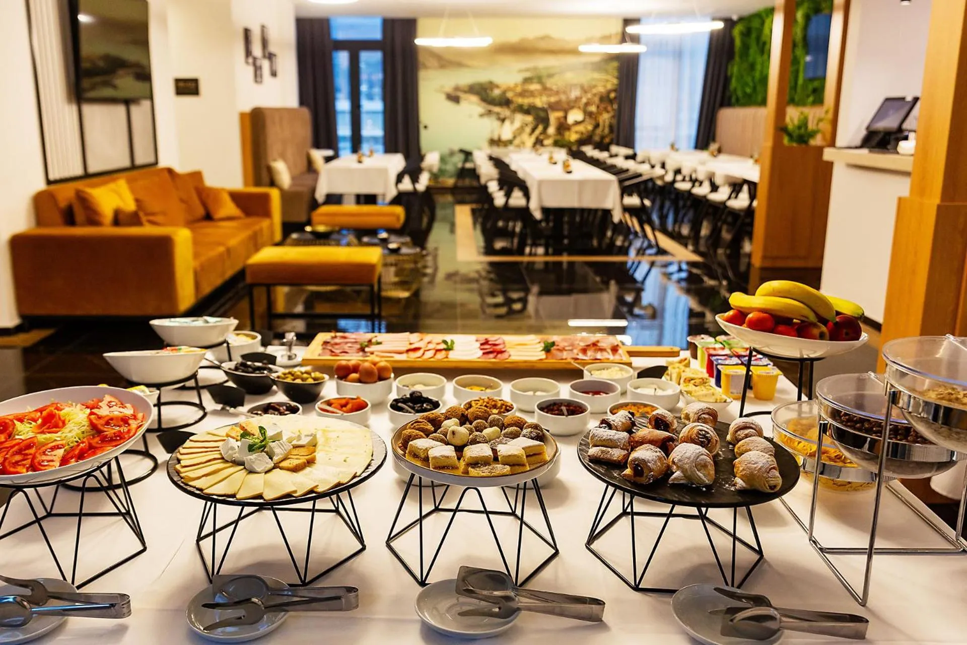 Restaurant/places to eat in Hotel Boka