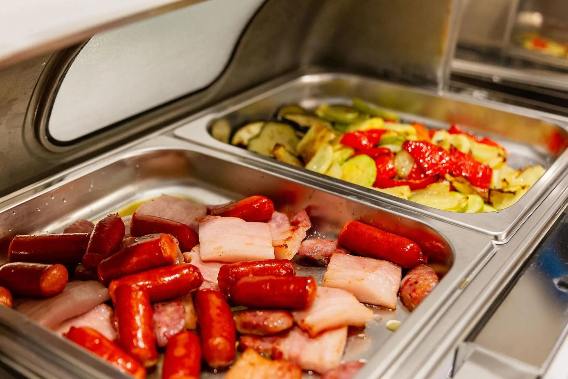 Restaurant/places to eat in Hotel Boka