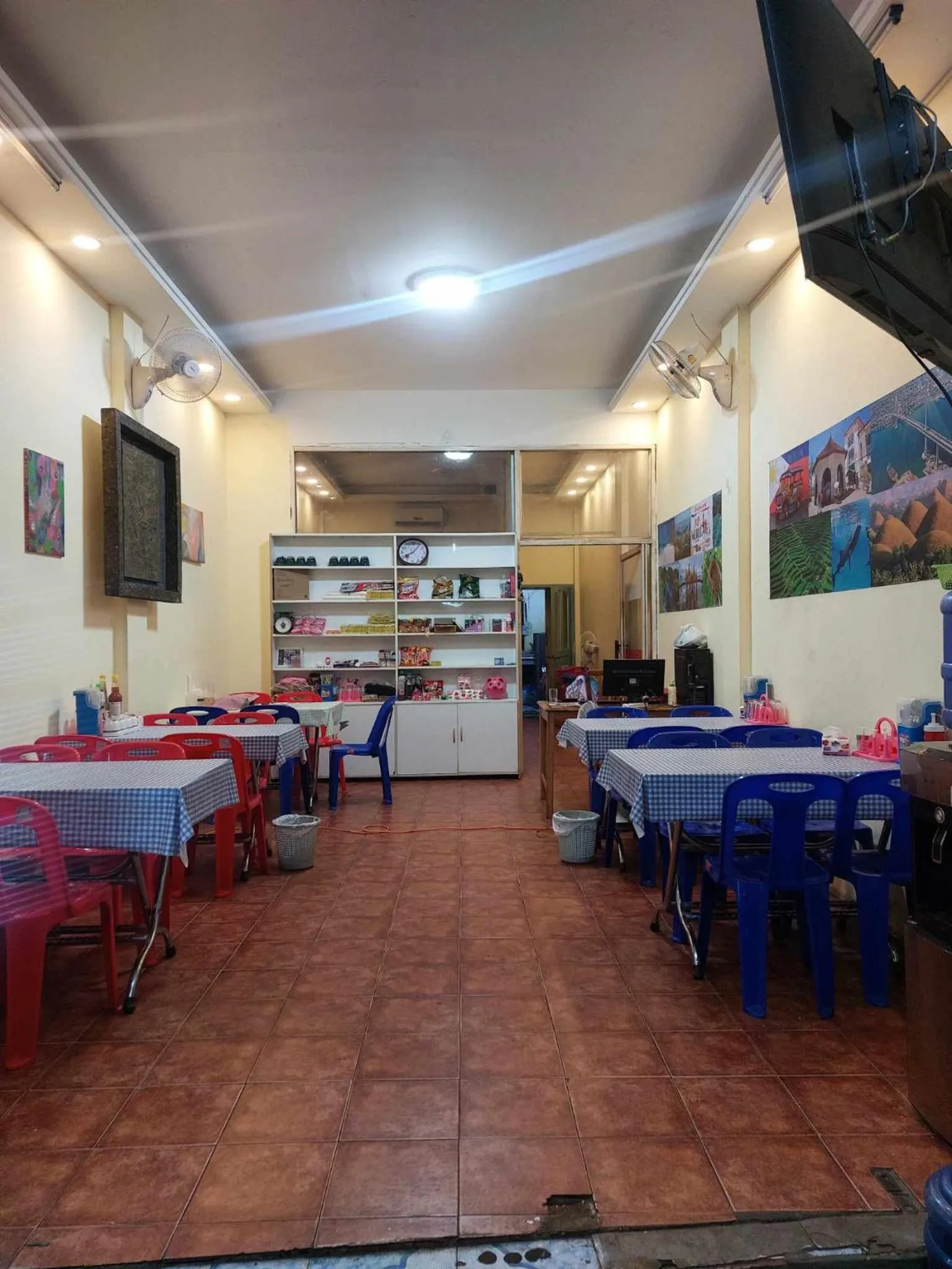 Restaurant/places to eat in Mabuhay Guest House, Thai Embassy Vientiane