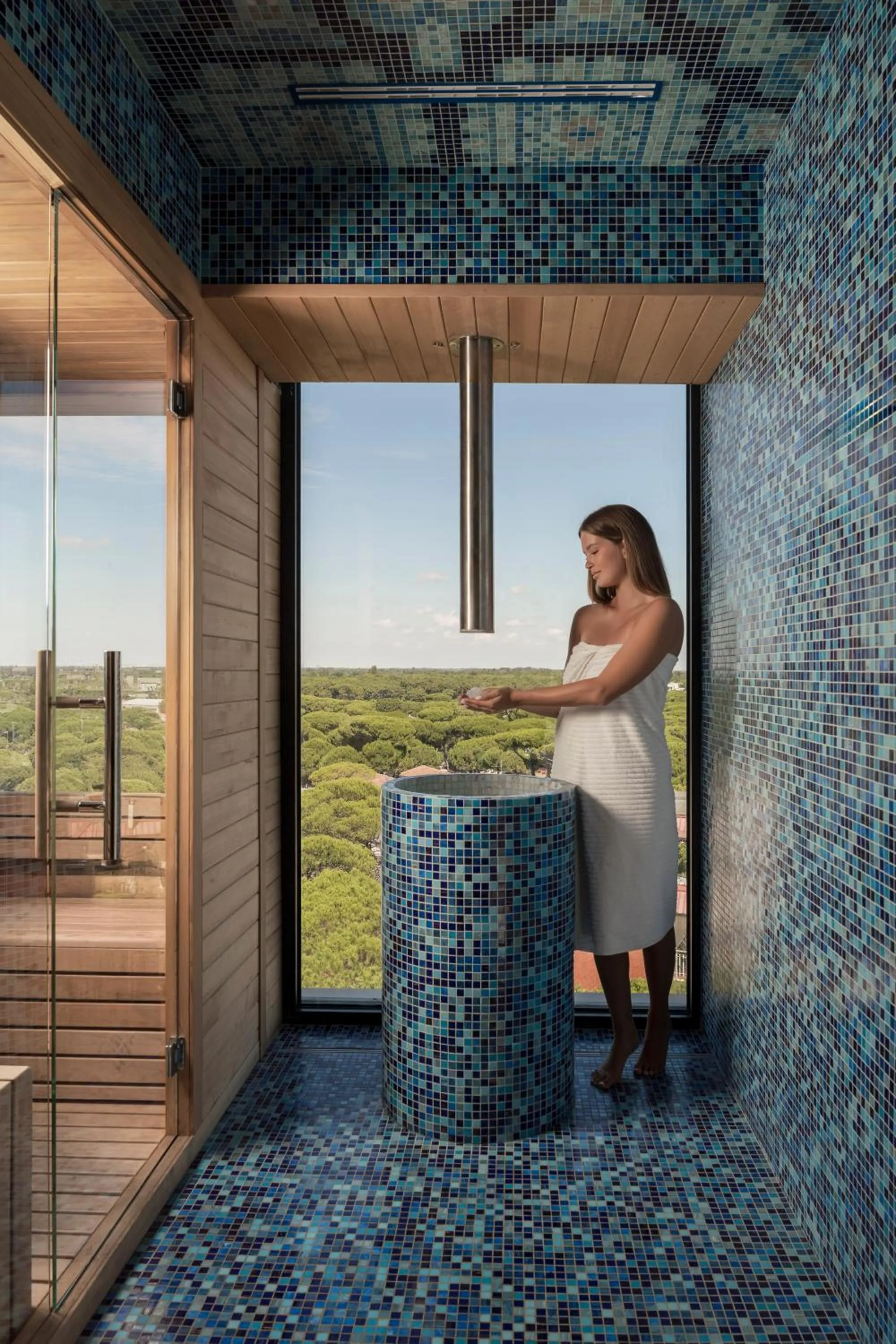 People in Bolina Suite & Spa