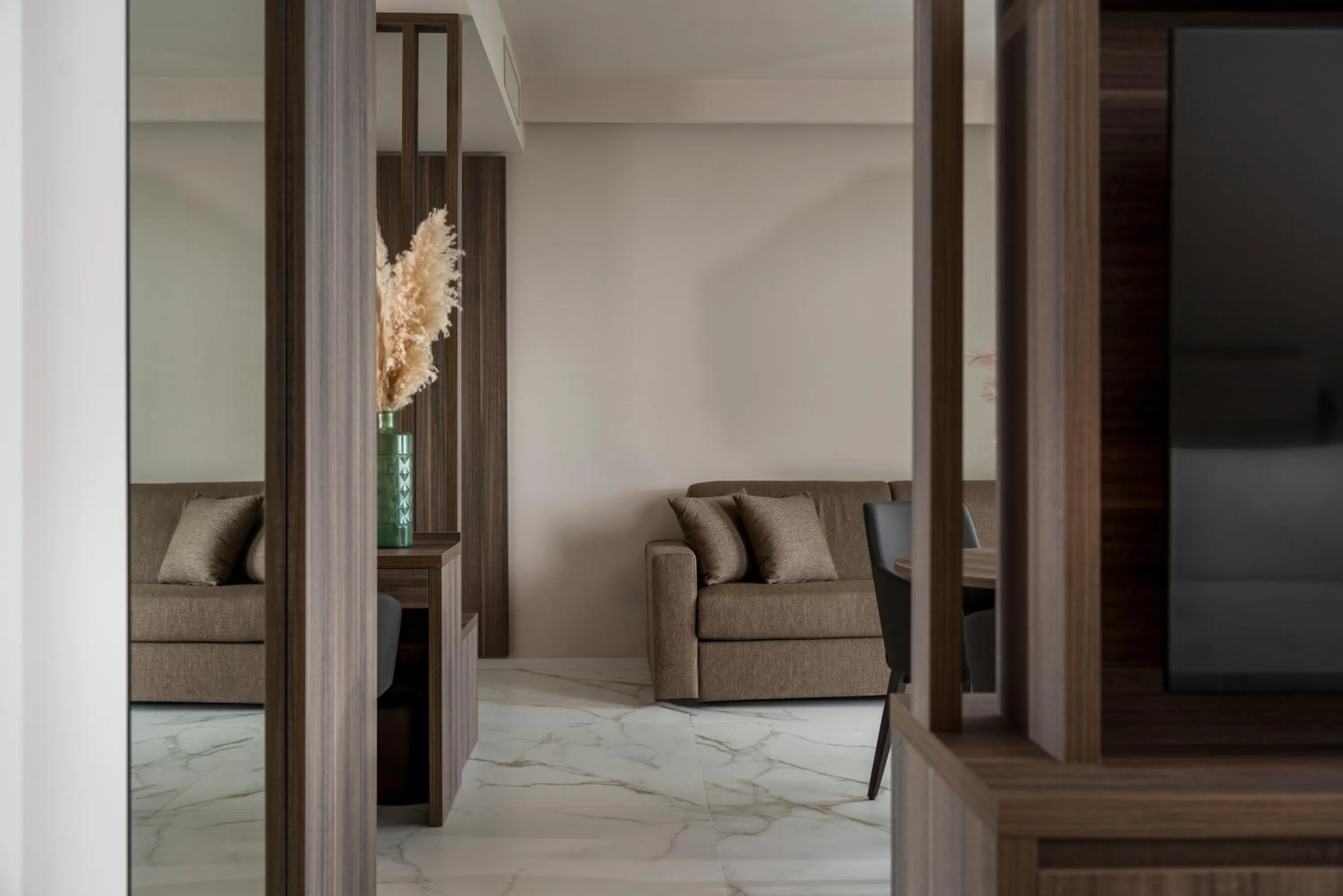 Seating area in Bolina Suite & Spa