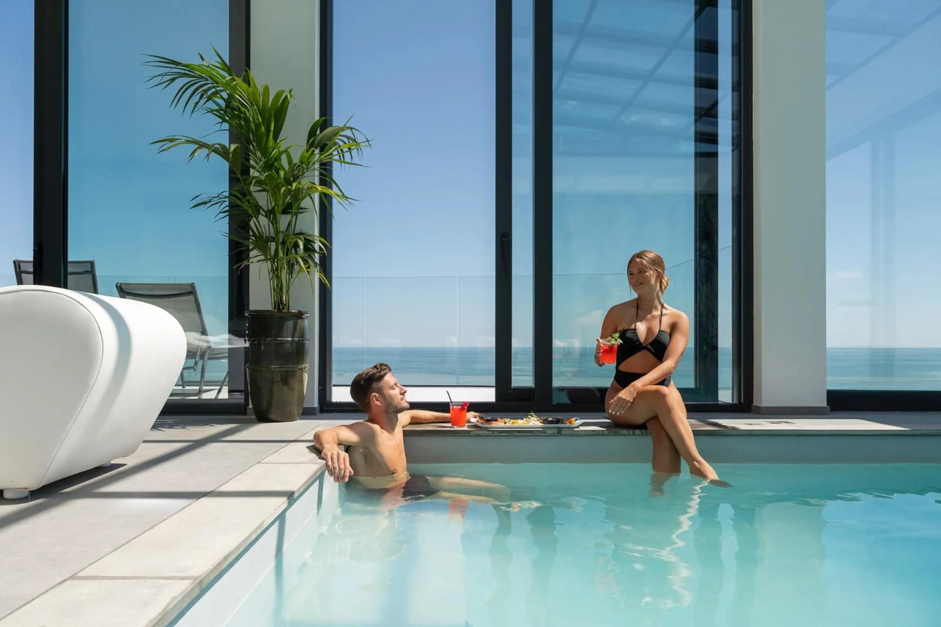 Pool view in Bolina Suite & Spa