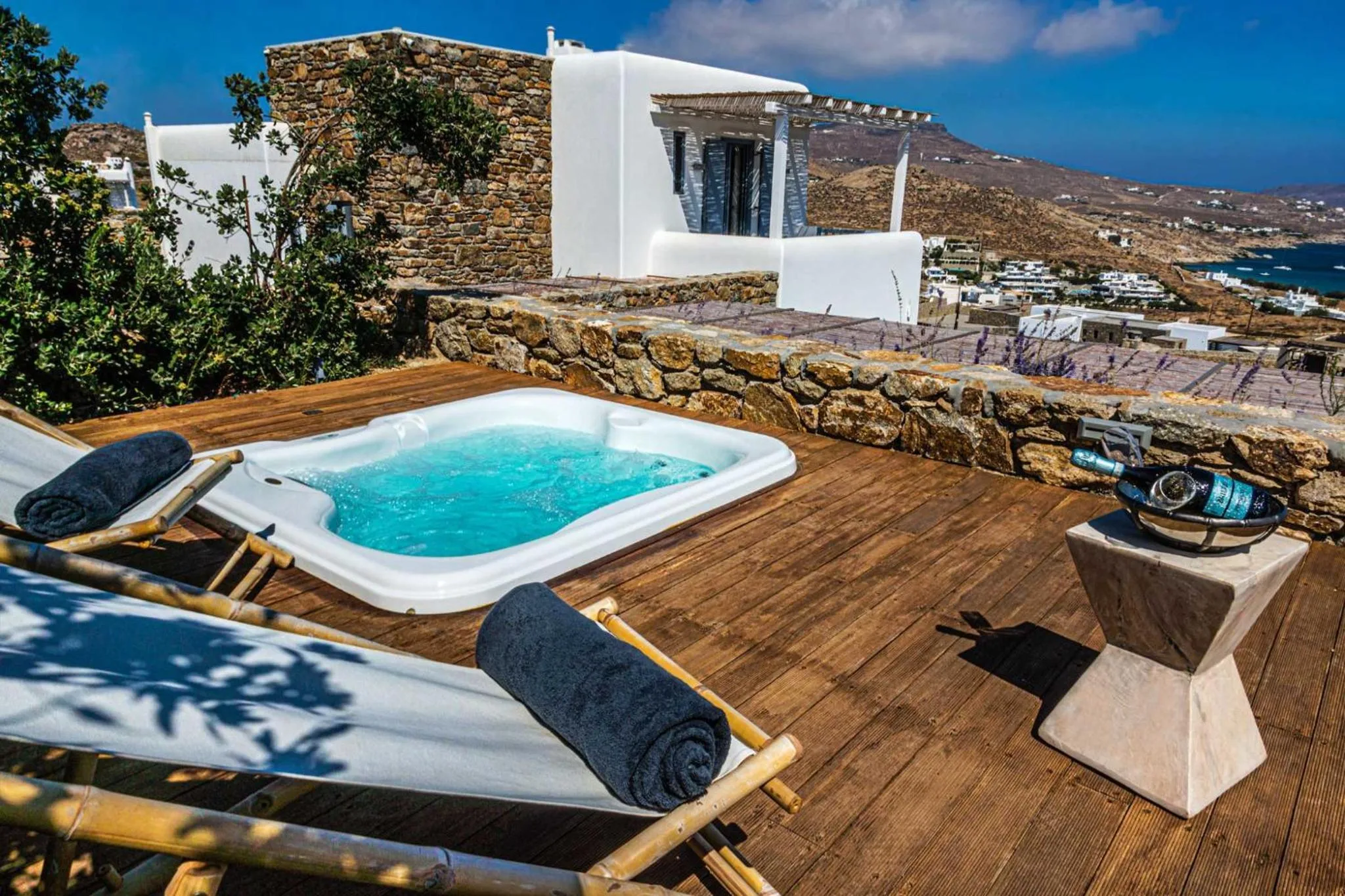 Hot Tub in Mykonian Kazarte