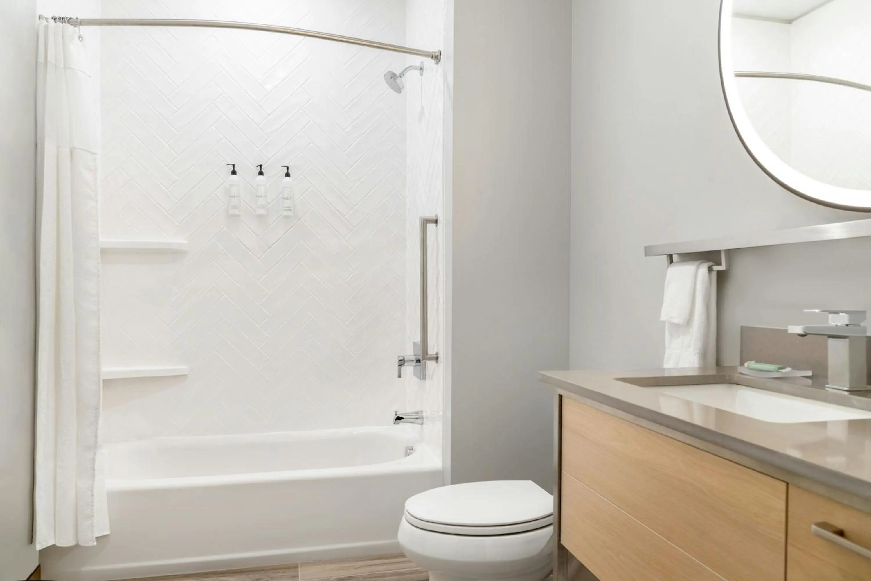 Bathroom in TownePlace Suites by Marriott Holland