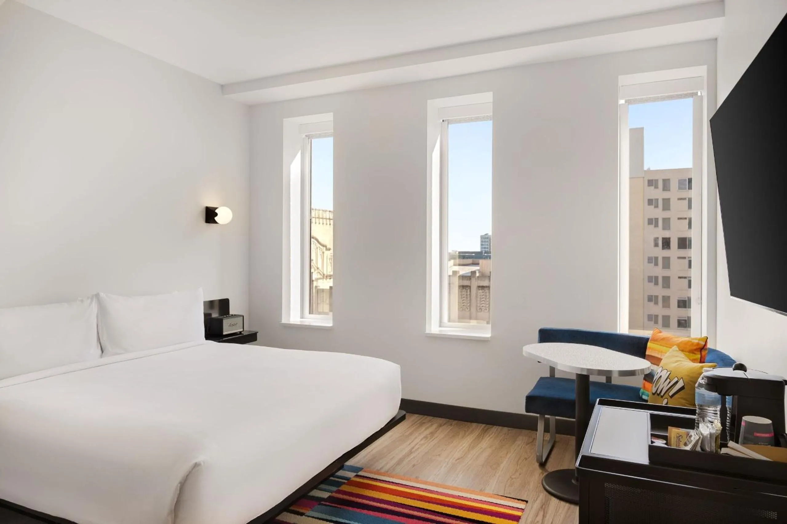 Bed in Aloft Indianapolis Downtown