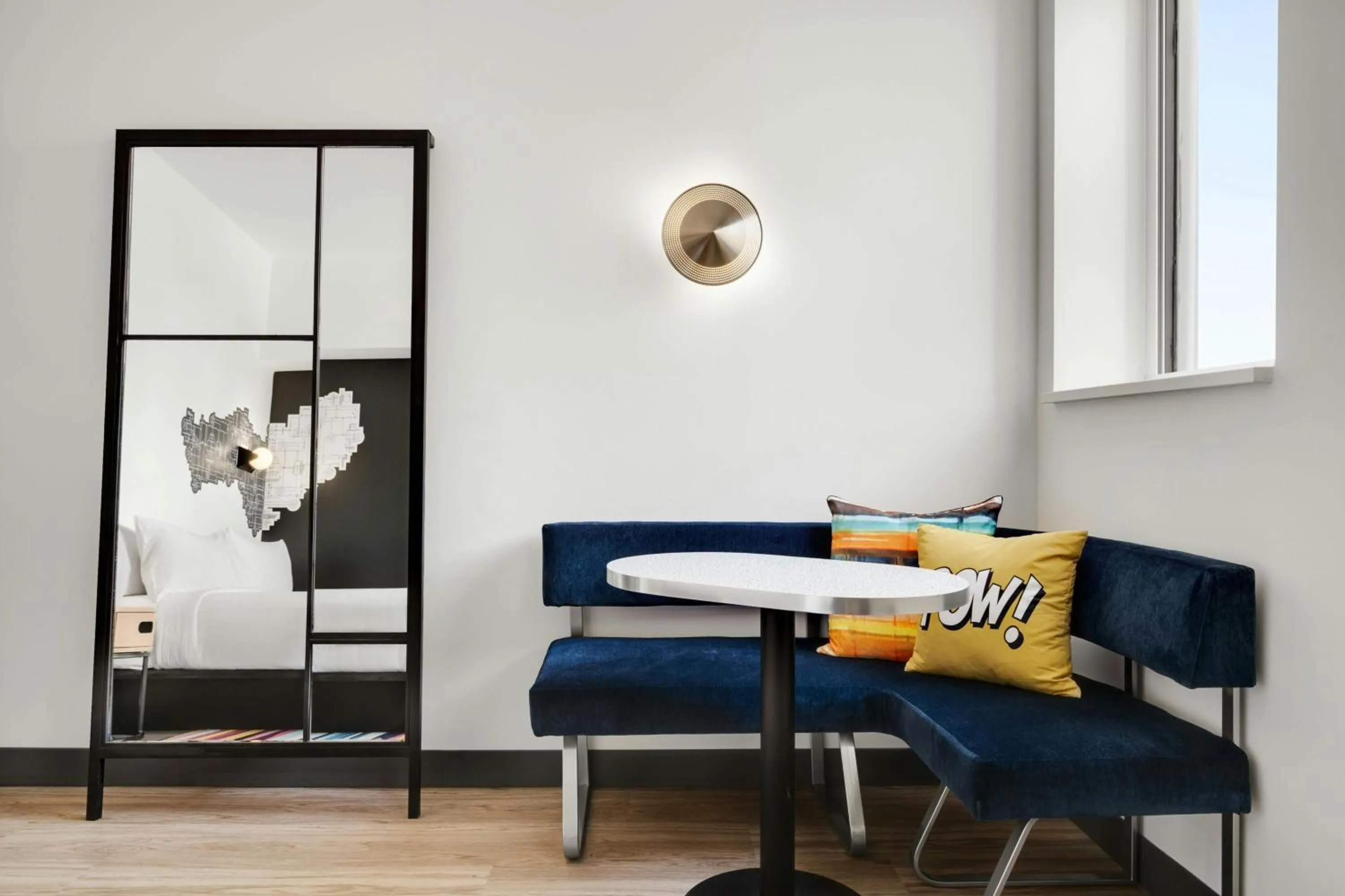 Photo of the whole room in Aloft Indianapolis Downtown