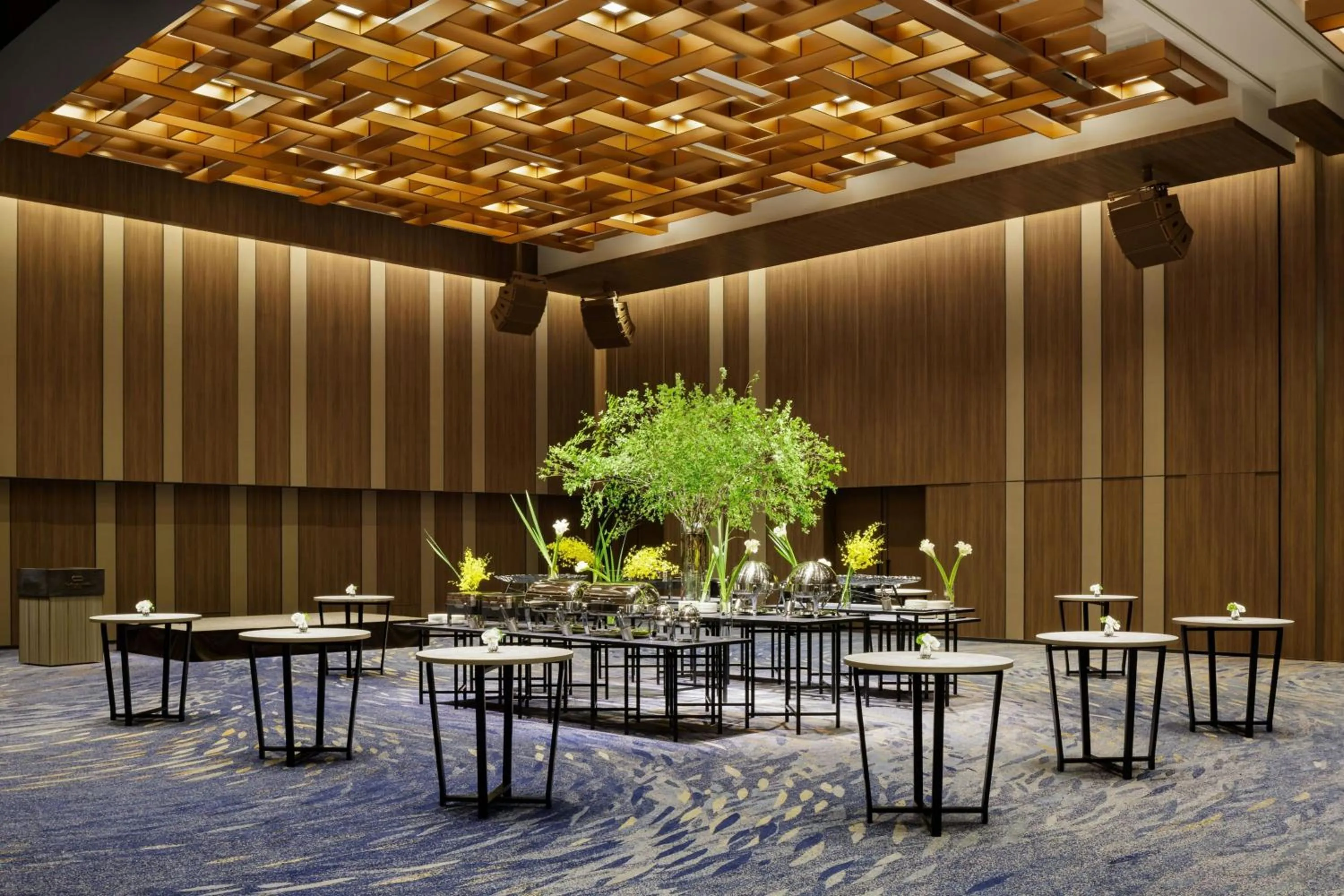 Lobby or reception in THE OSAKA STATION HOTEL, Autograph Collection