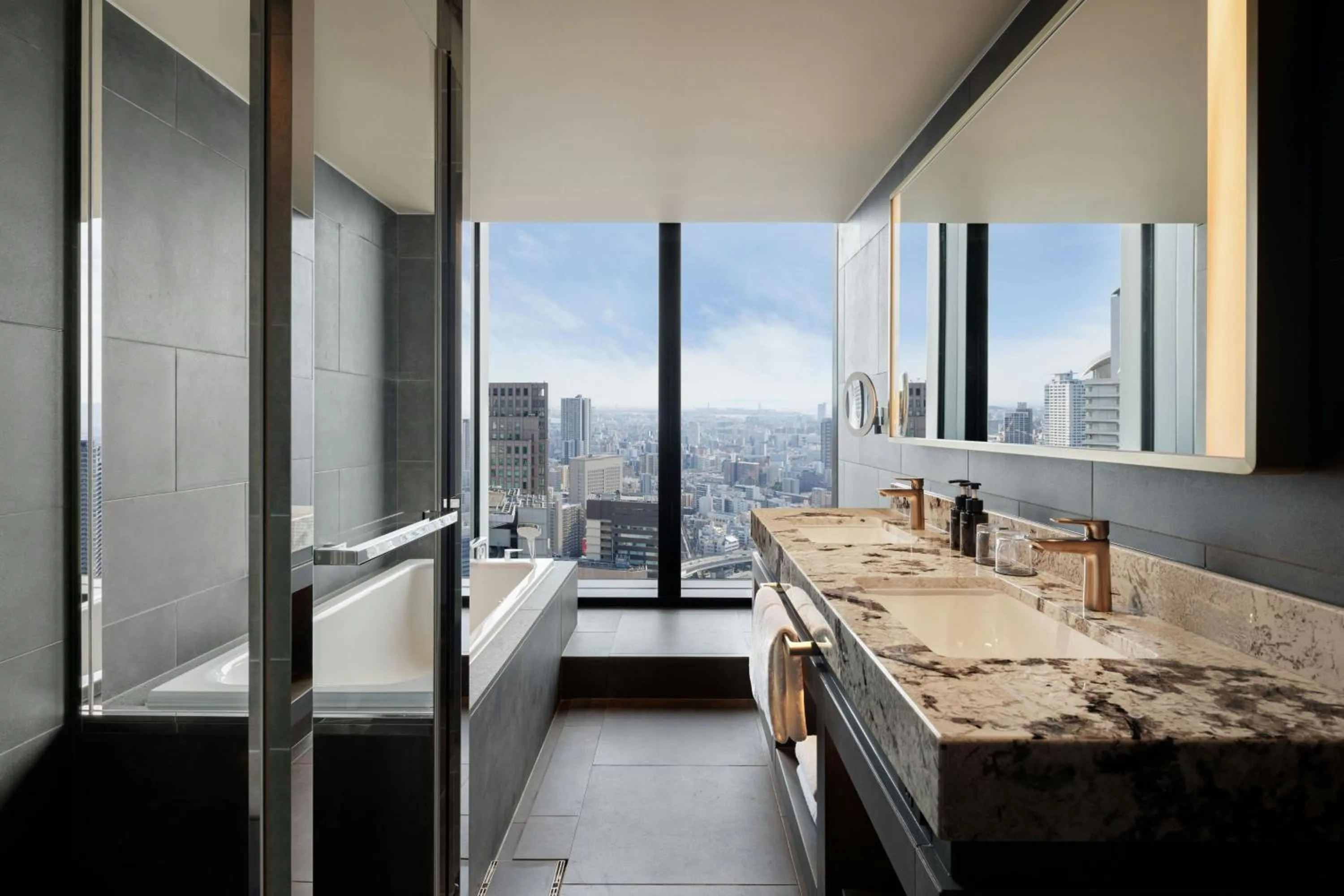 Photo of the whole room in THE OSAKA STATION HOTEL, Autograph Collection