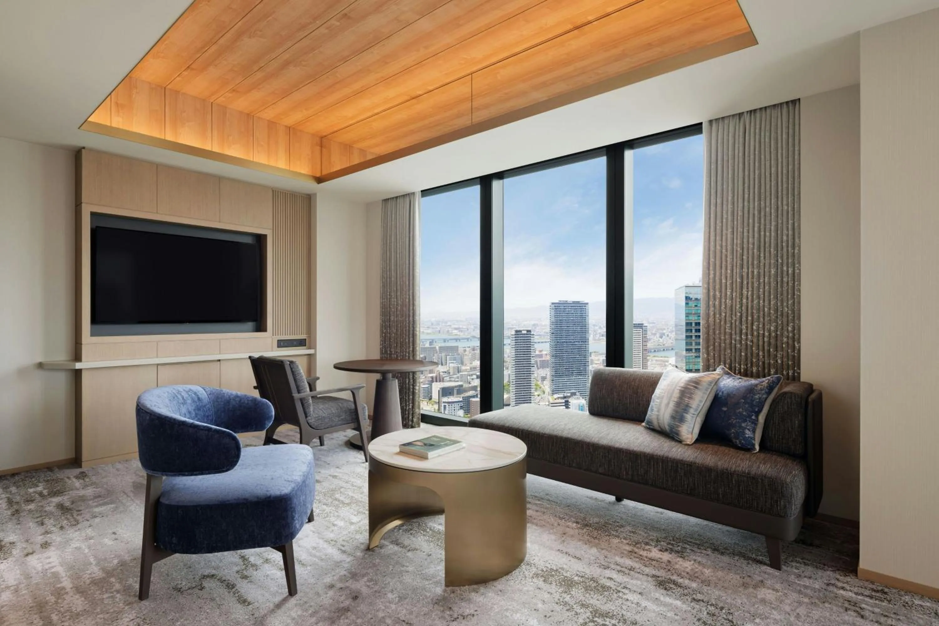 Photo of the whole room in THE OSAKA STATION HOTEL, Autograph Collection