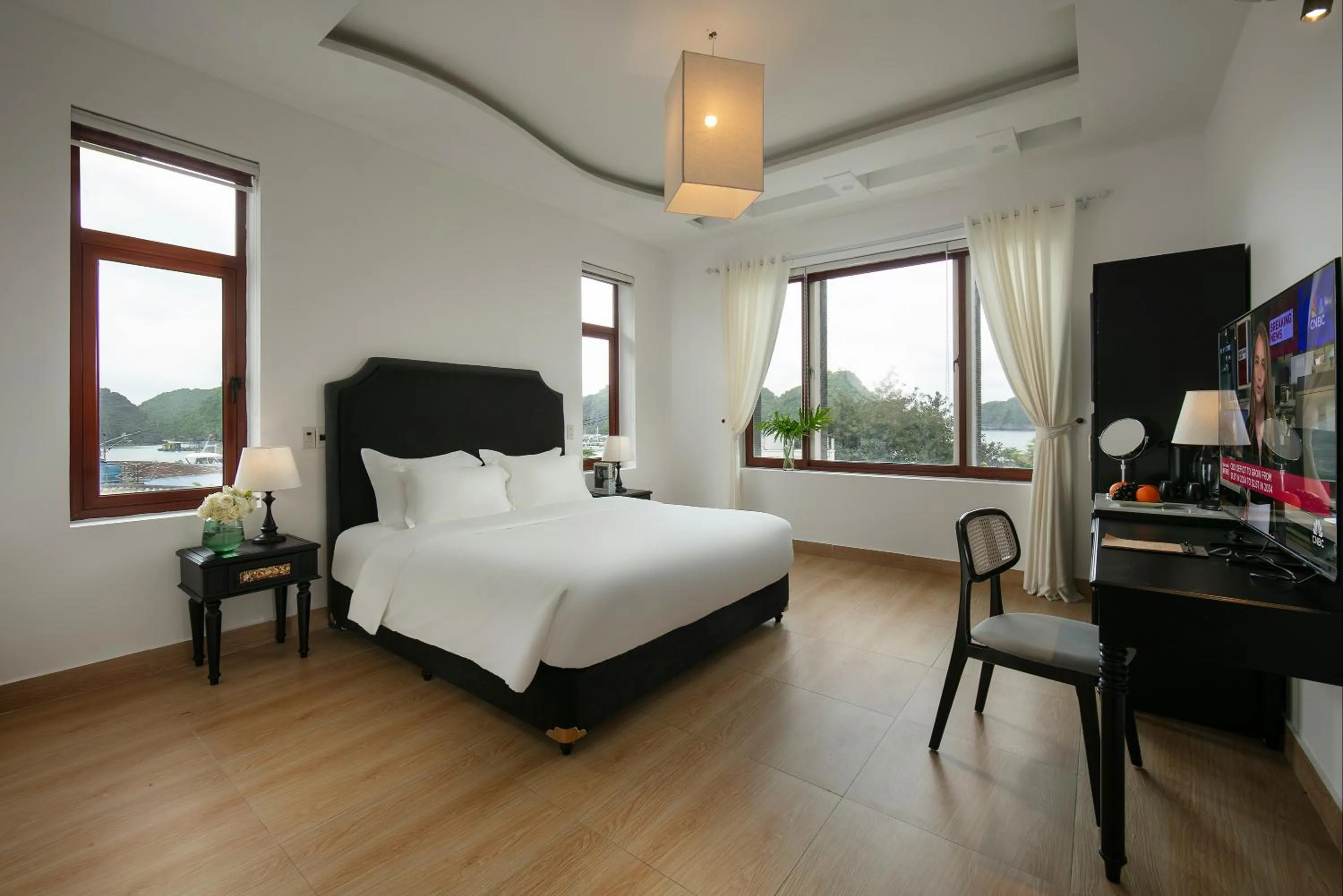 Bed in Maison Cat Ba Bay View Villa