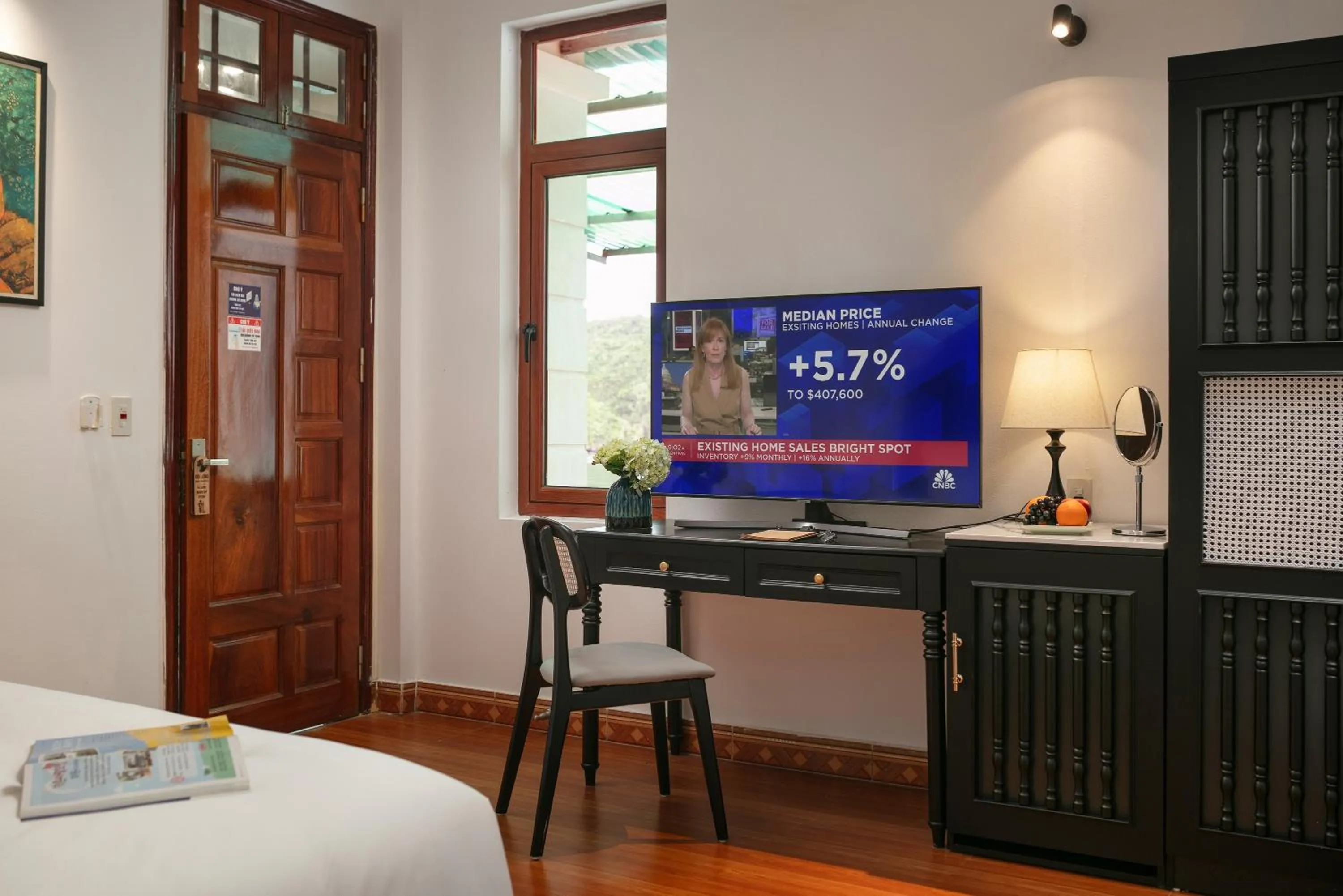 TV and multimedia in Maison Cat Ba Bay View Villa