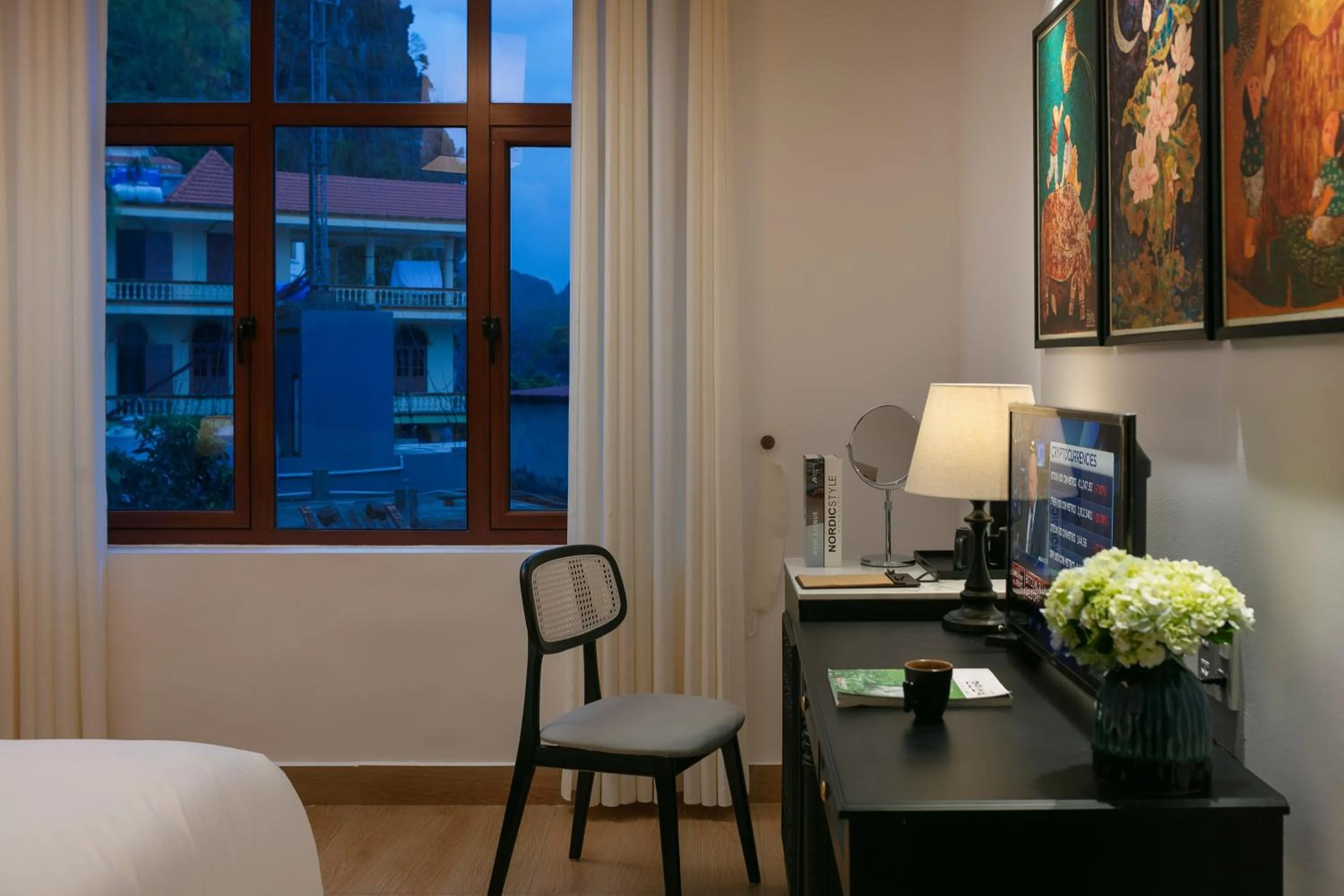 TV and multimedia in Maison Cat Ba Bay View Villa