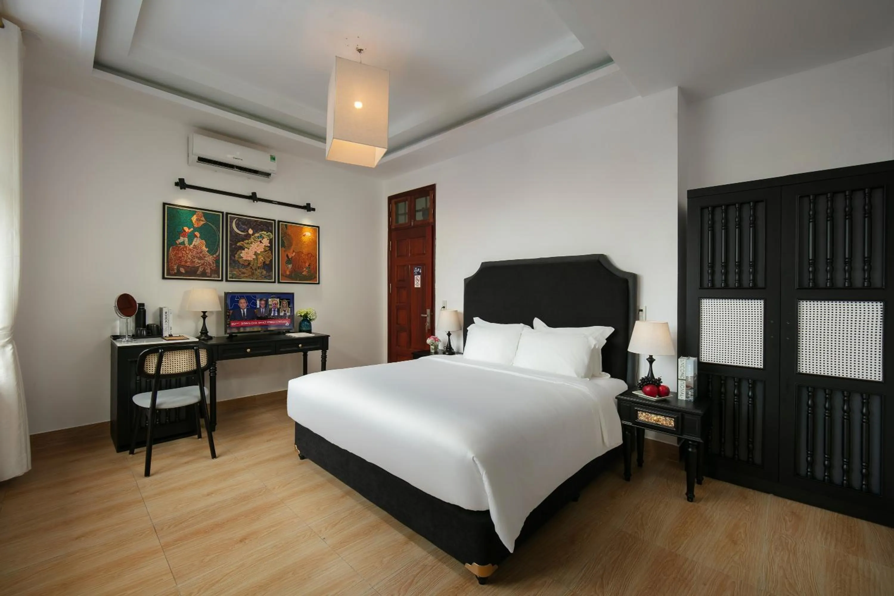 Bed in Maison Cat Ba Bay View Villa