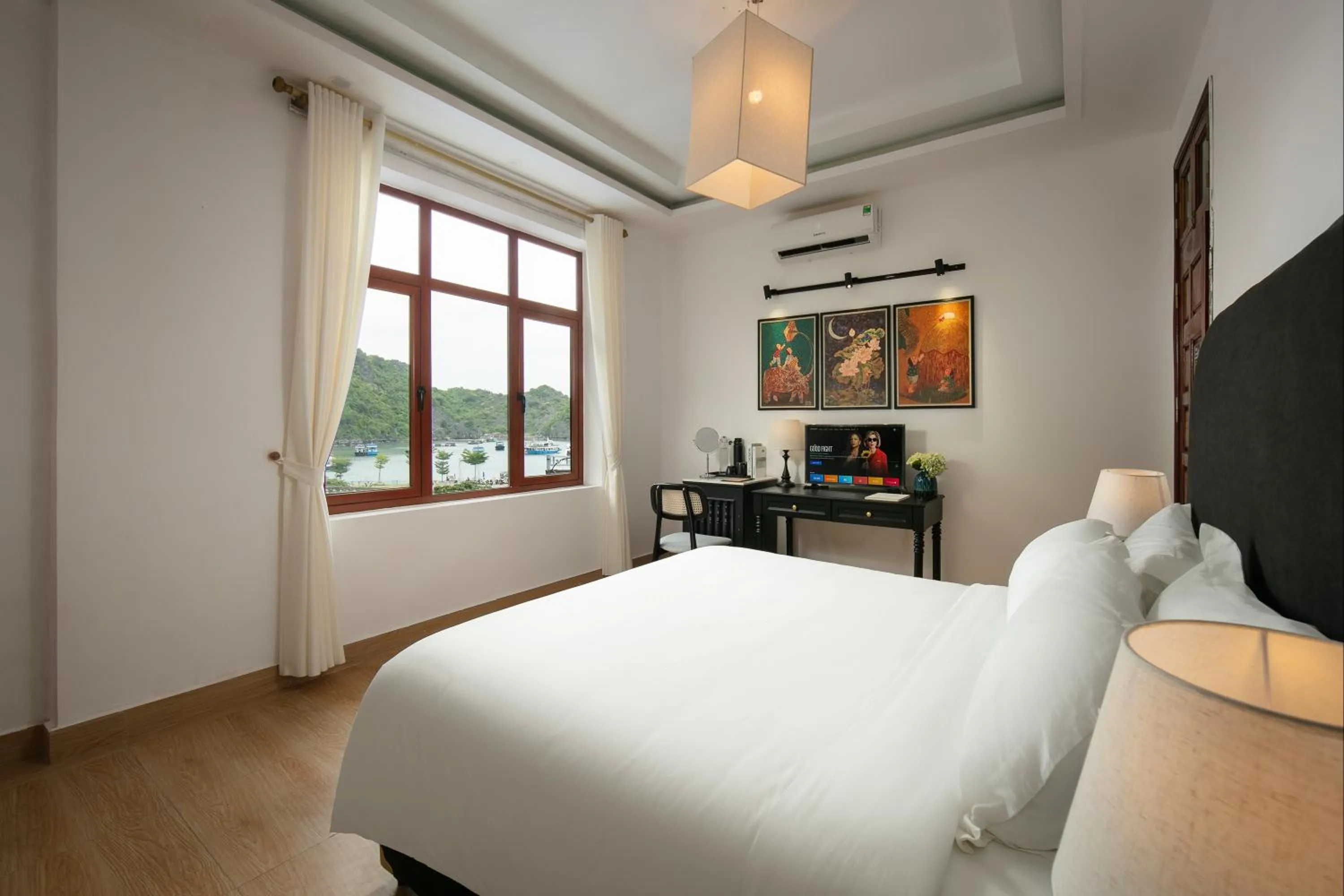 Photo of the whole room in Maison Cat Ba Bay View Villa