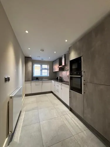 Modern Apartment - BHX NEC - Free Secure Gated Parking