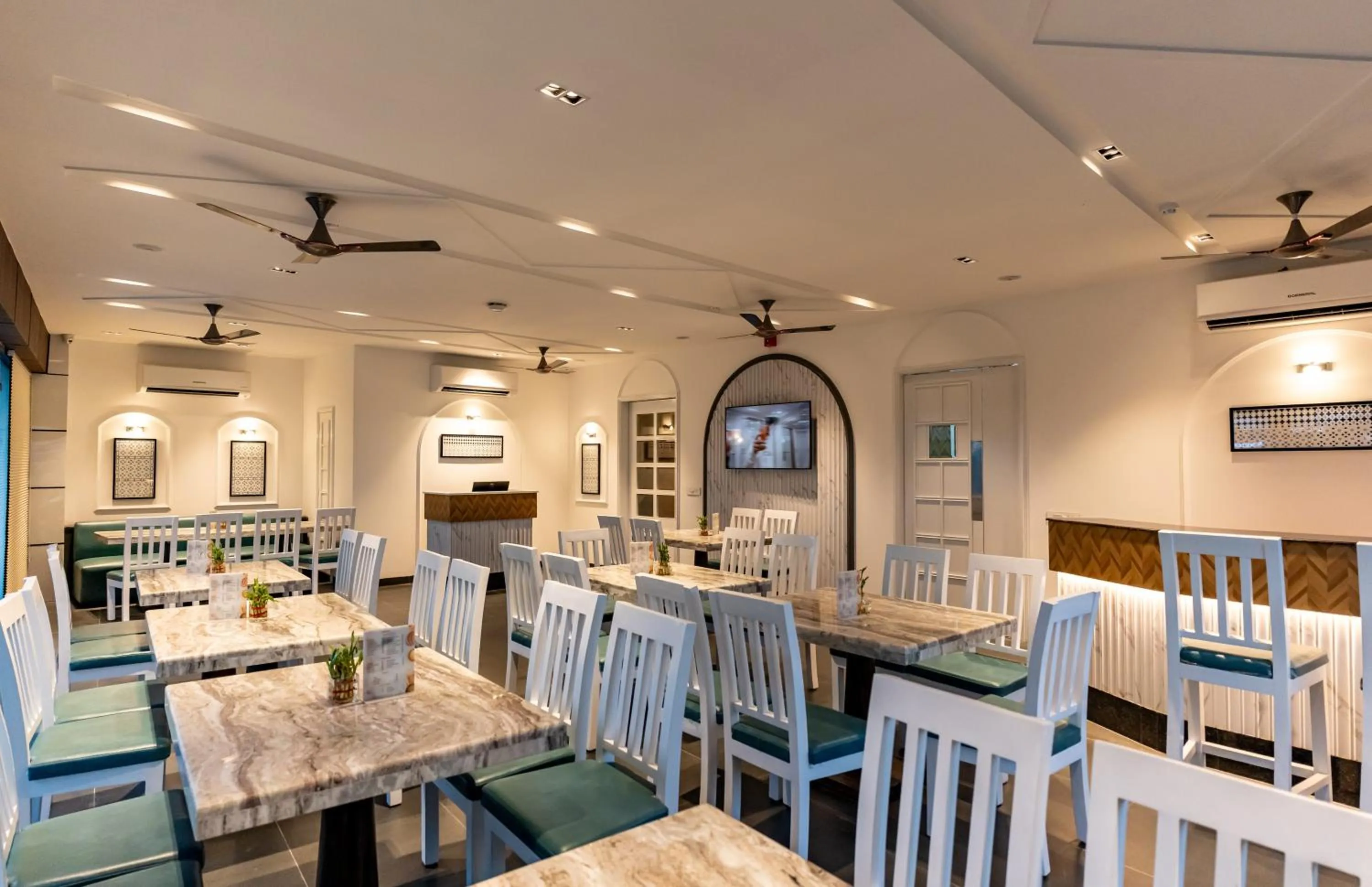 Restaurant/places to eat in Blessings Inn