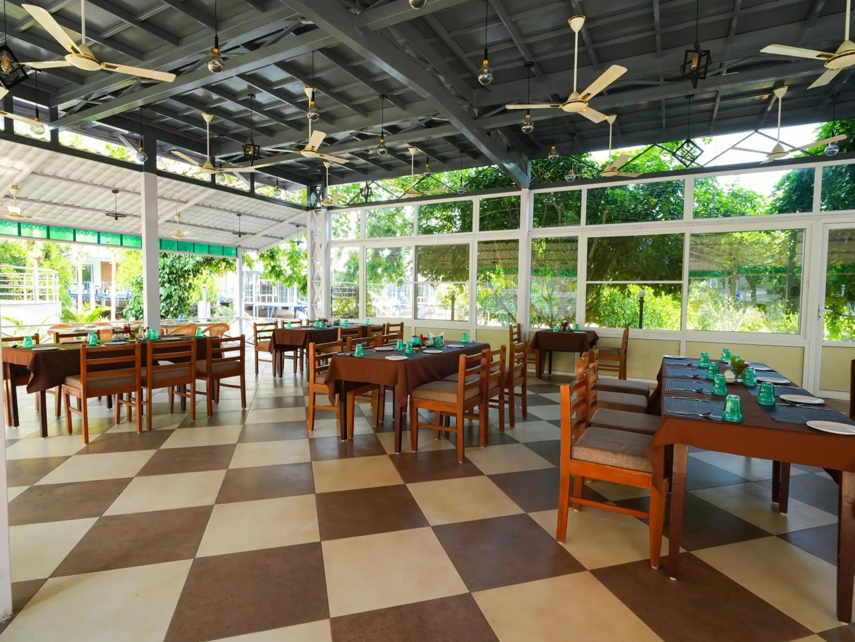 Restaurant/places to eat in MGM Whispering Wind's Yelagiri Restaurant/places to eat in MGM Whispering Wind's Yelagiri