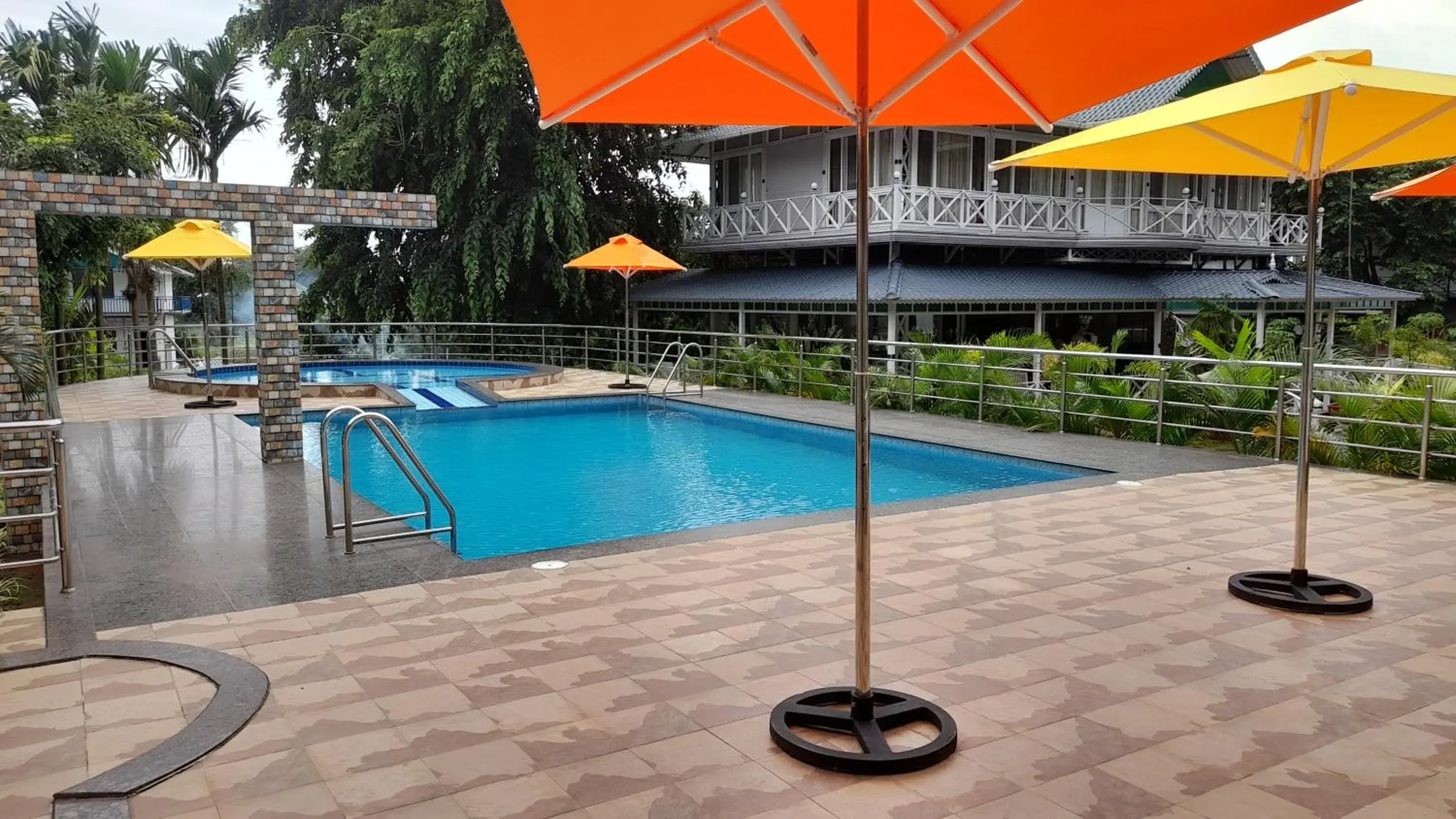Swimming pool in MGM Whispering Wind's Yelagiri Swimming pool in MGM Whispering Wind's Yelagiri