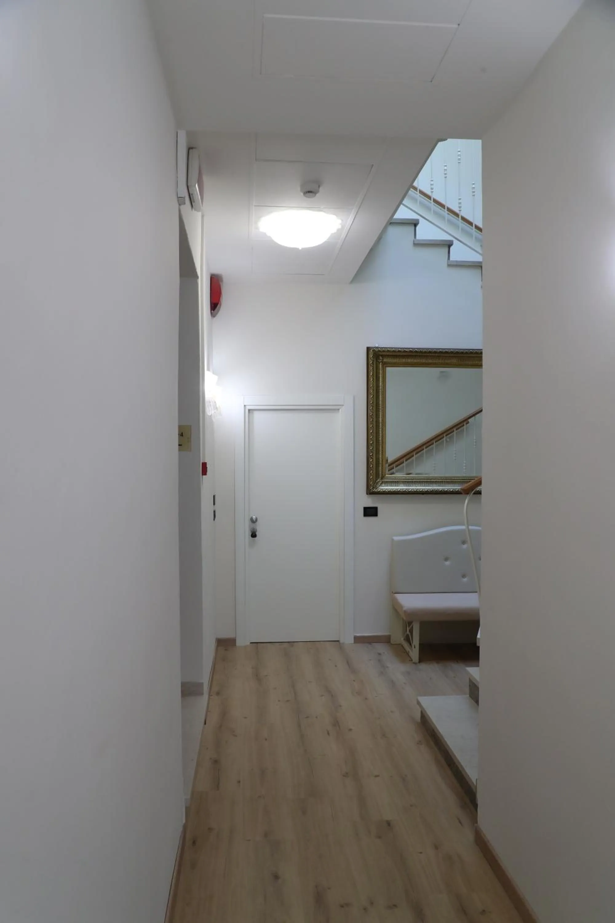 Decorative detail, Bed in Hotel Central Giacomini