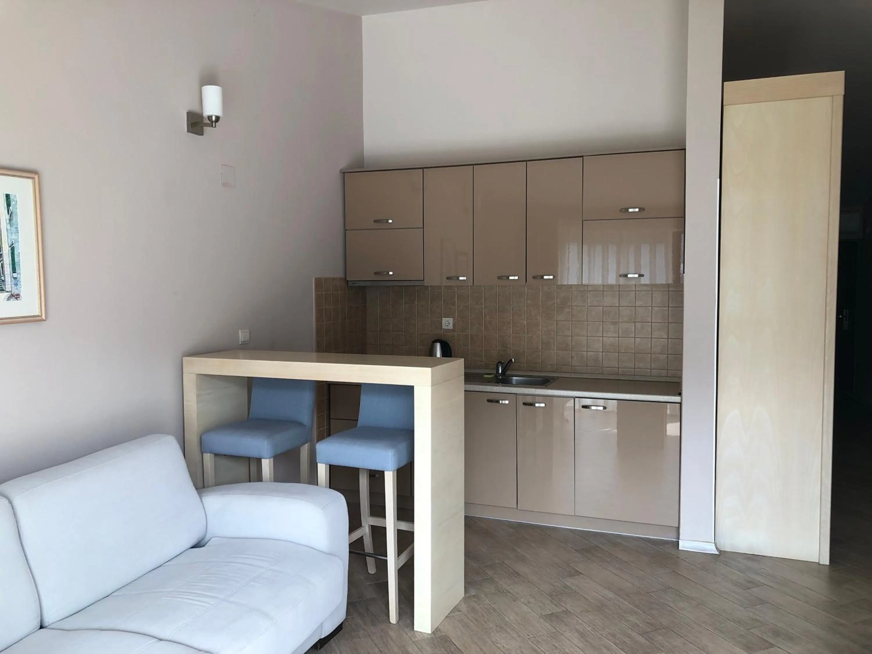 Kitchen or kitchenette in Turquoise Beachside Apartments