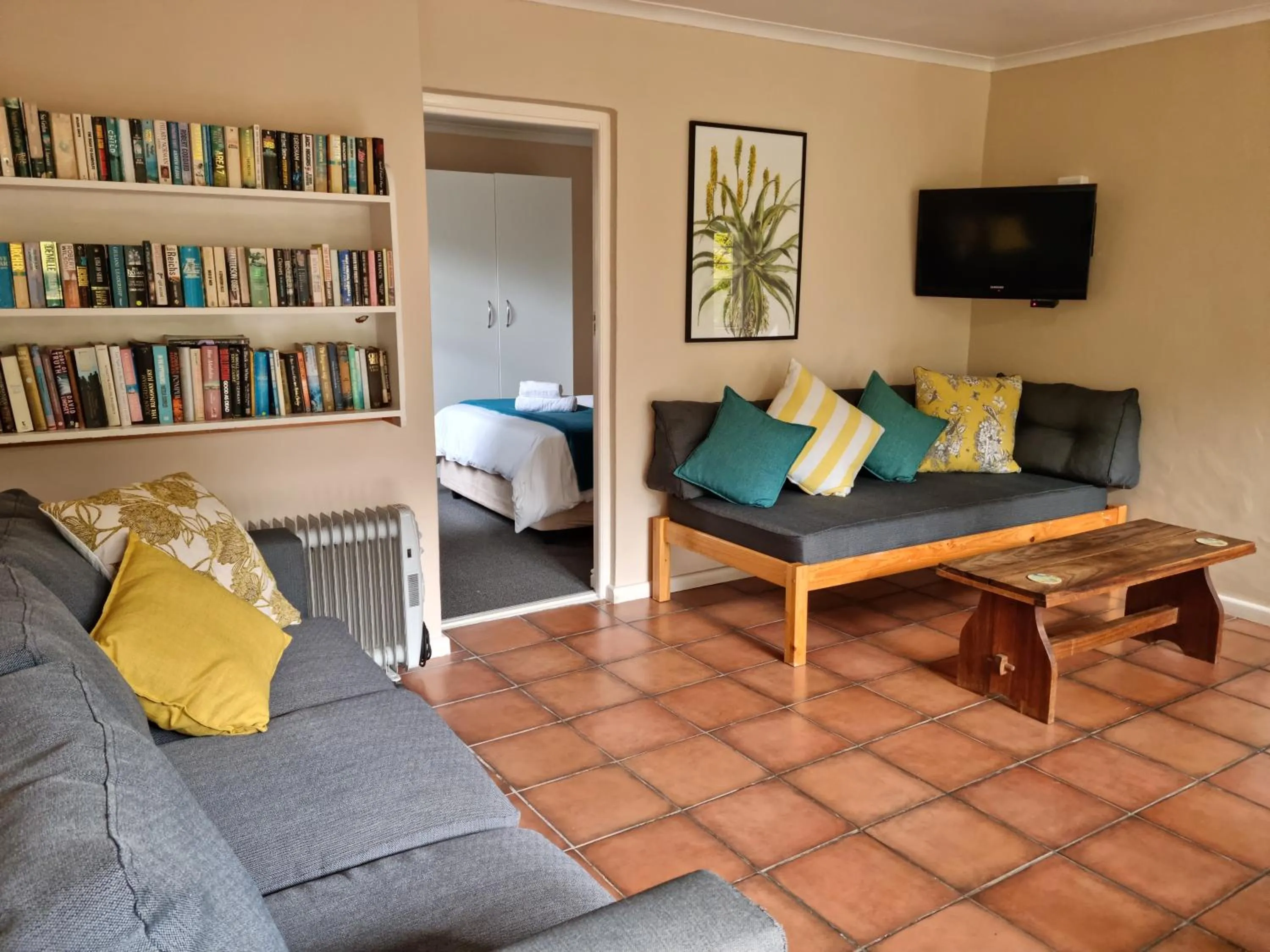 TV and multimedia in Little Louisa