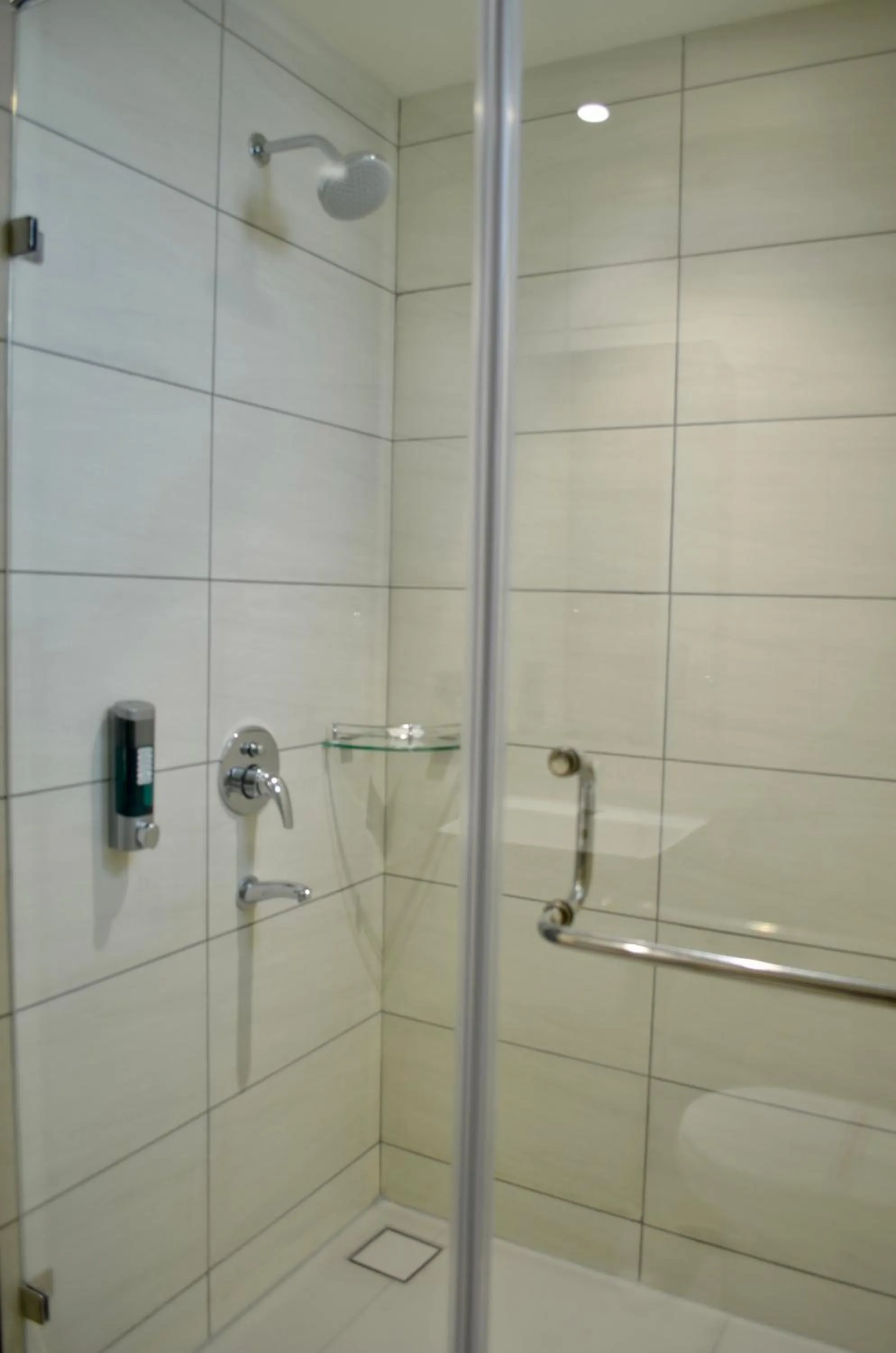 Bathroom in CITY LAKE HOTEL