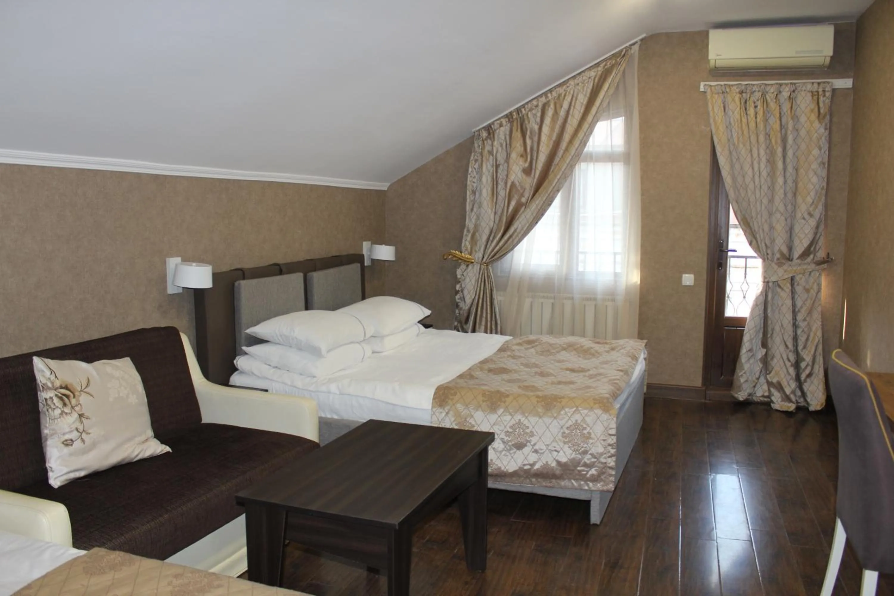 Bedroom, Bed in Luxor Garden