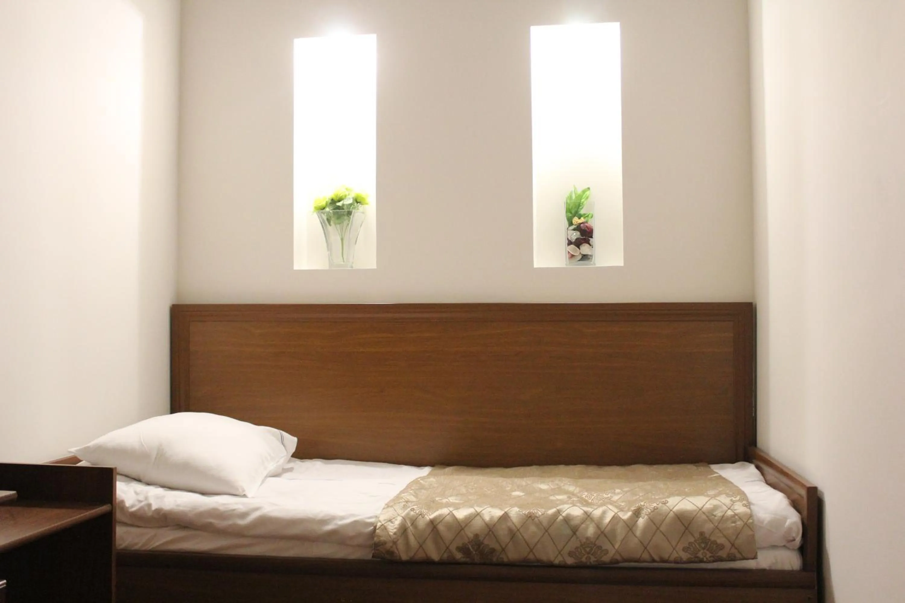 Bed in Luxor Garden