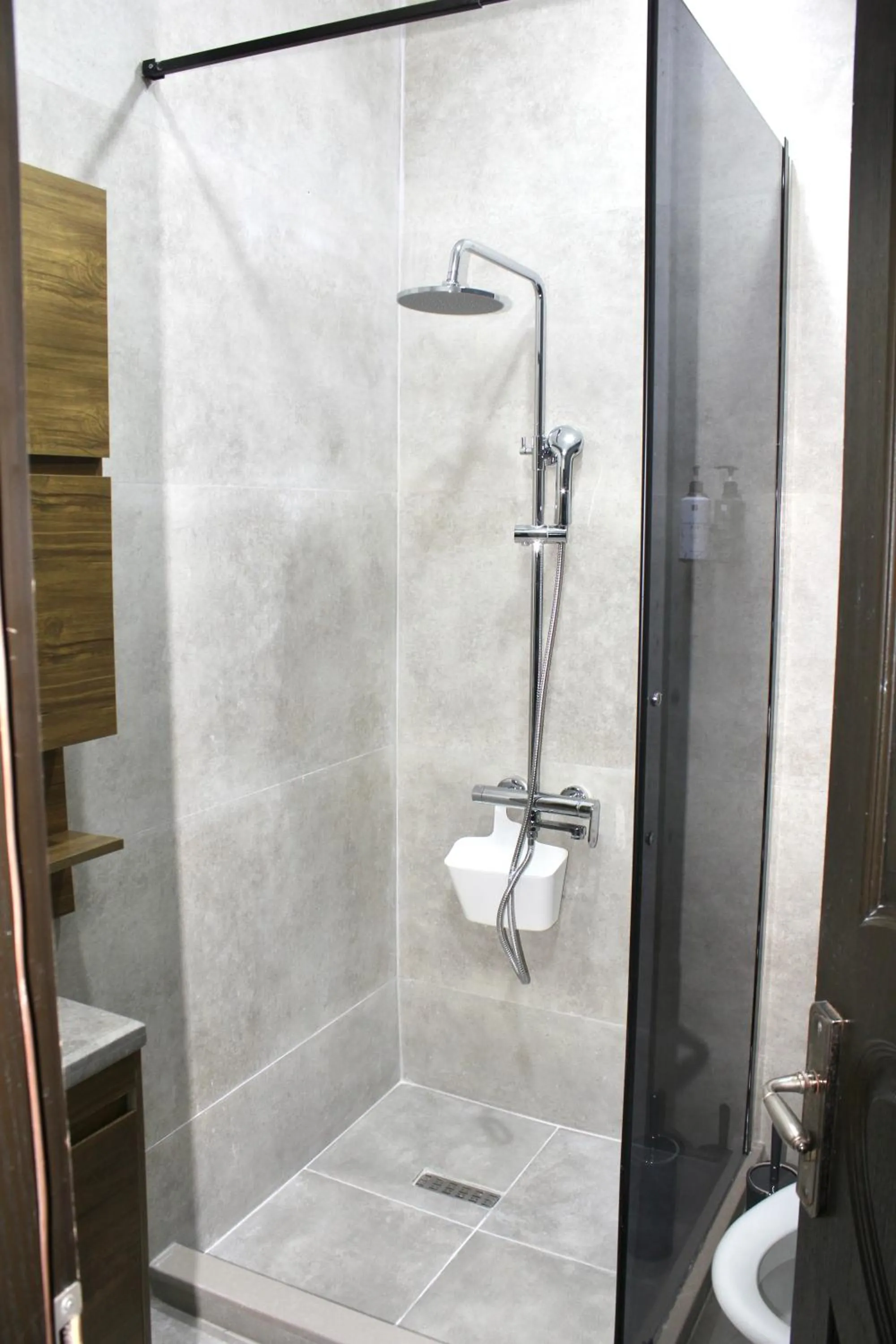 Shower in Luxor Garden