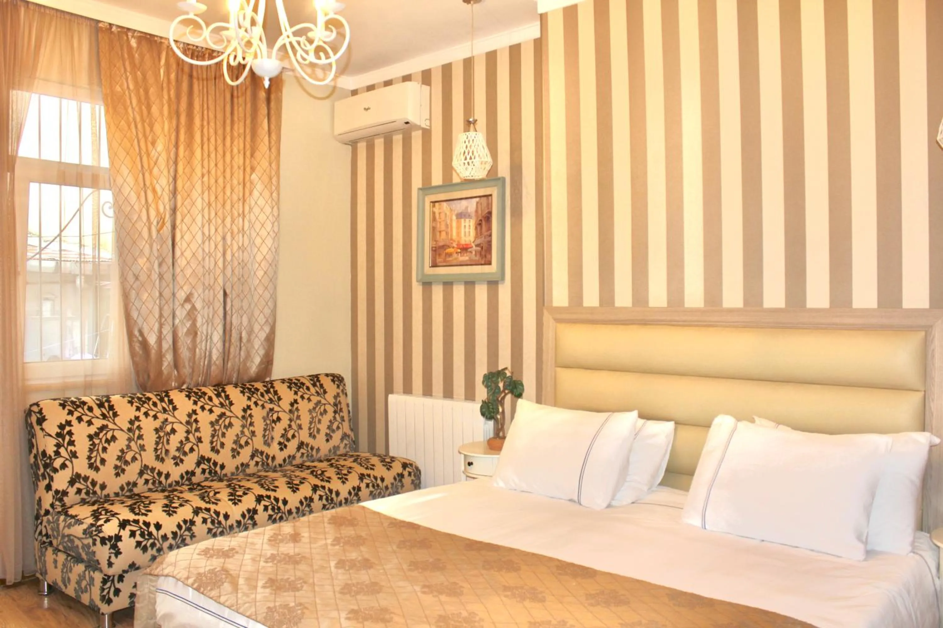 Bedroom, Bed in Luxor Garden