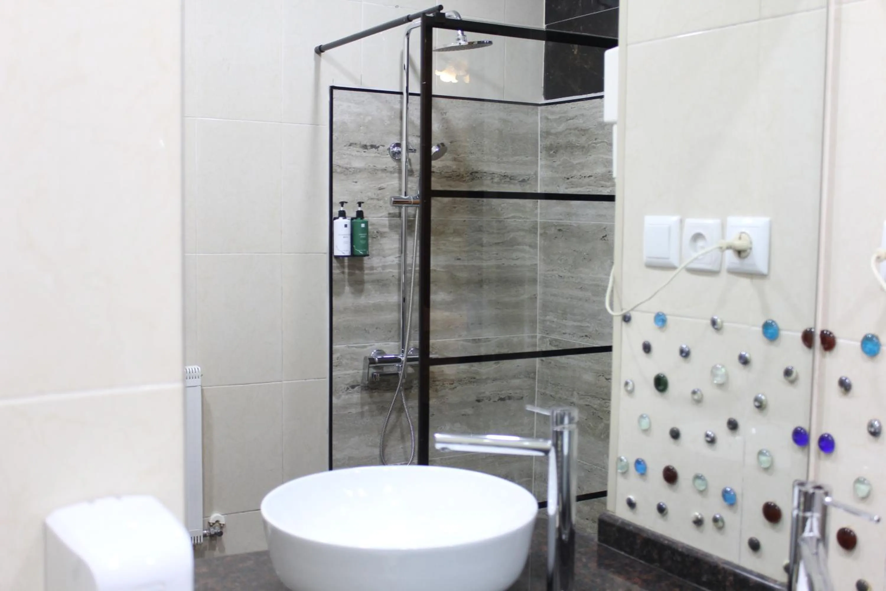 Shower in Luxor Garden