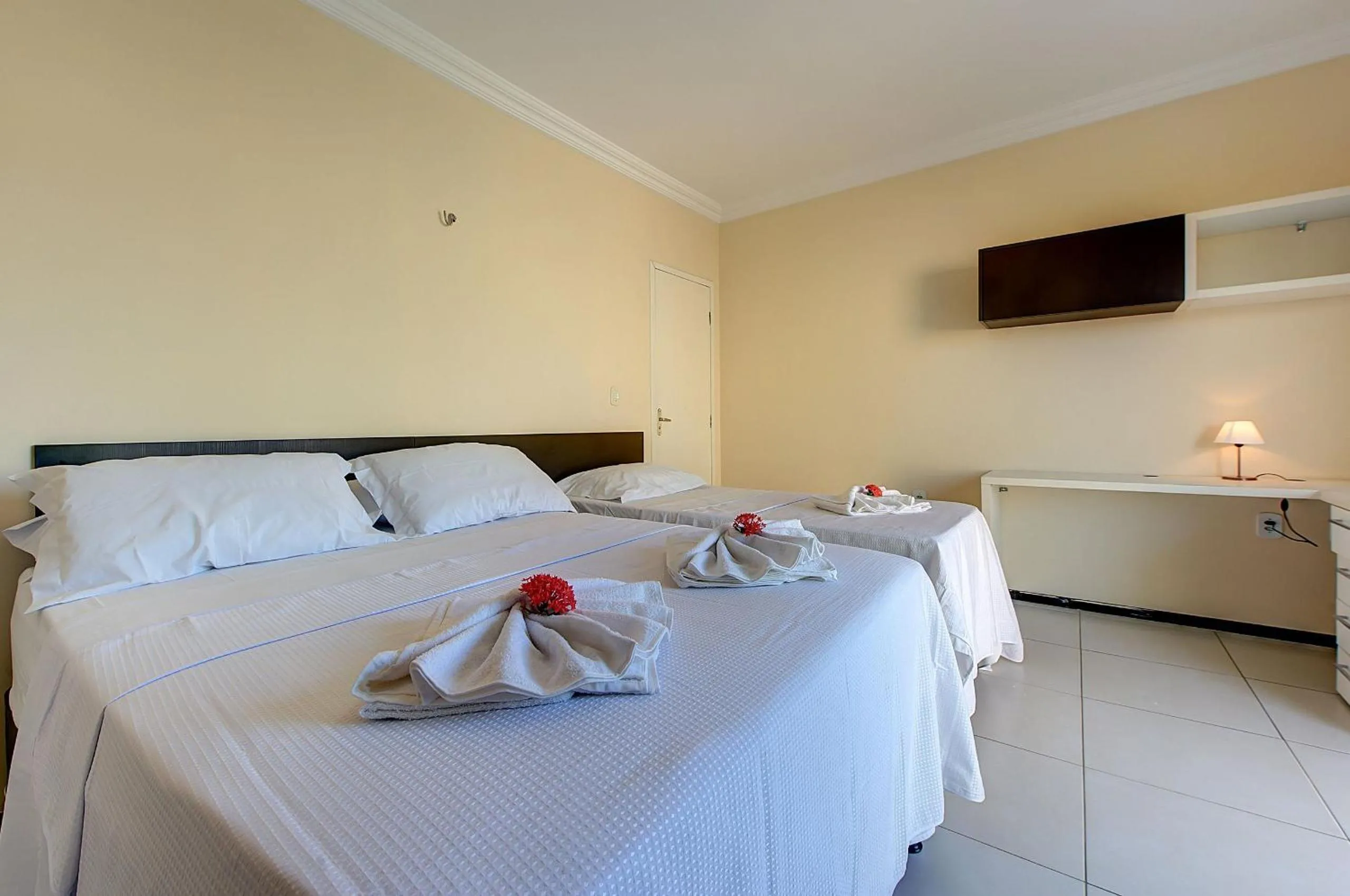 Bedroom, Bed in Casa Incrível na Praia de Tabuba by Carpediem