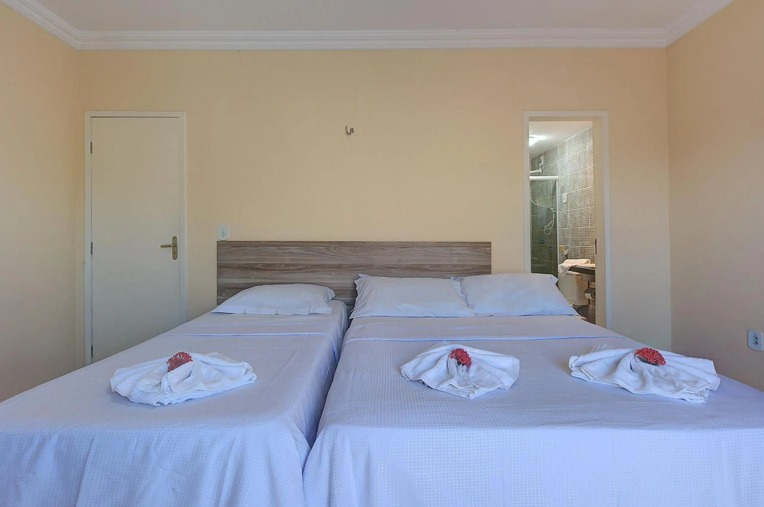 Bedroom, Bed in Casa Incrível na Praia de Tabuba by Carpediem