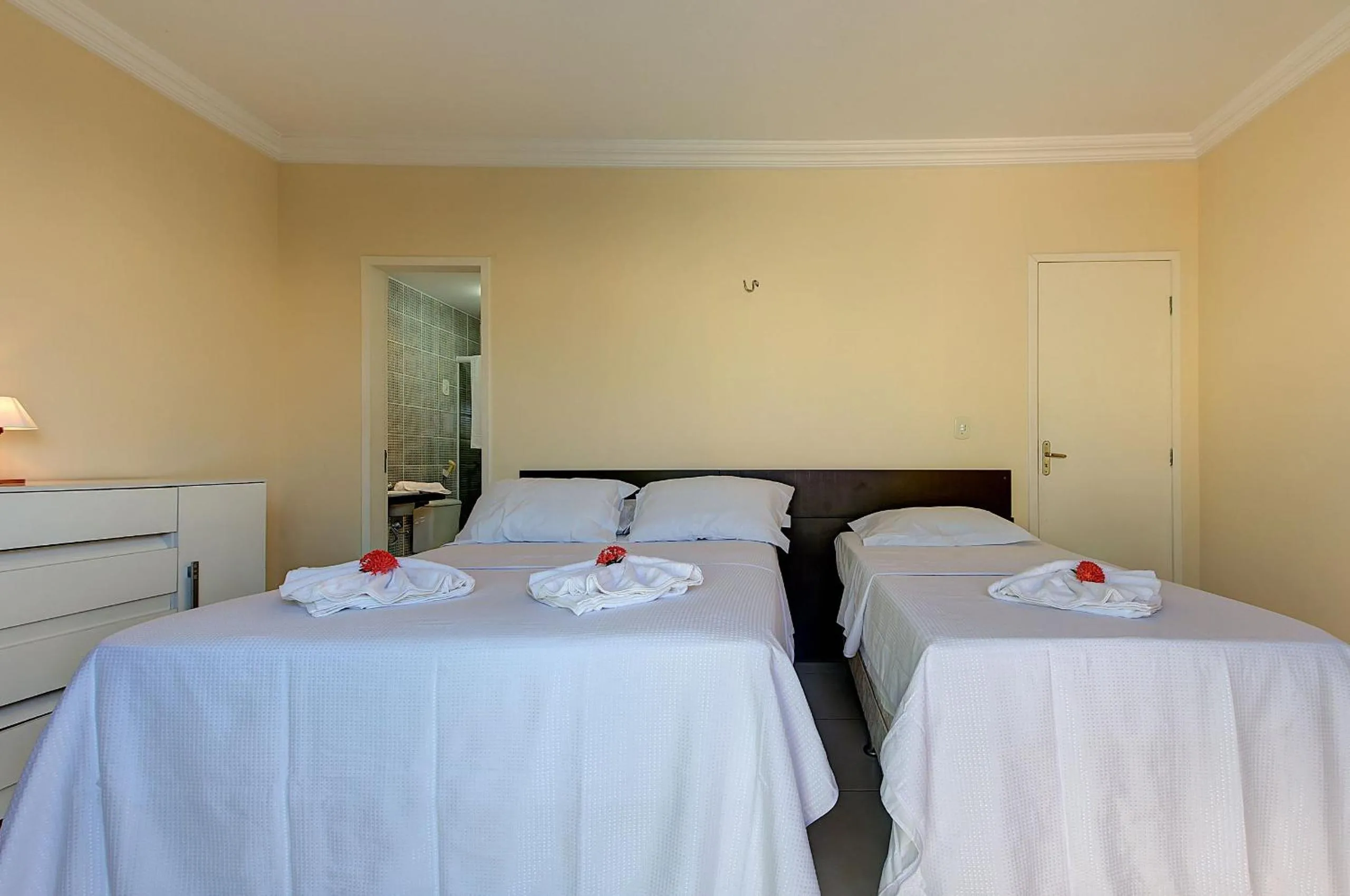 Bedroom, Bed in Casa Incrível na Praia de Tabuba by Carpediem