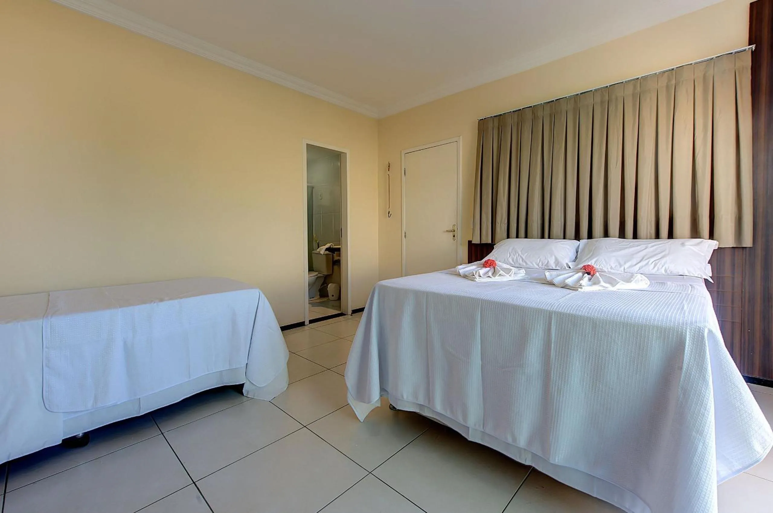 Bedroom, Bed in Casa Incrível na Praia de Tabuba by Carpediem