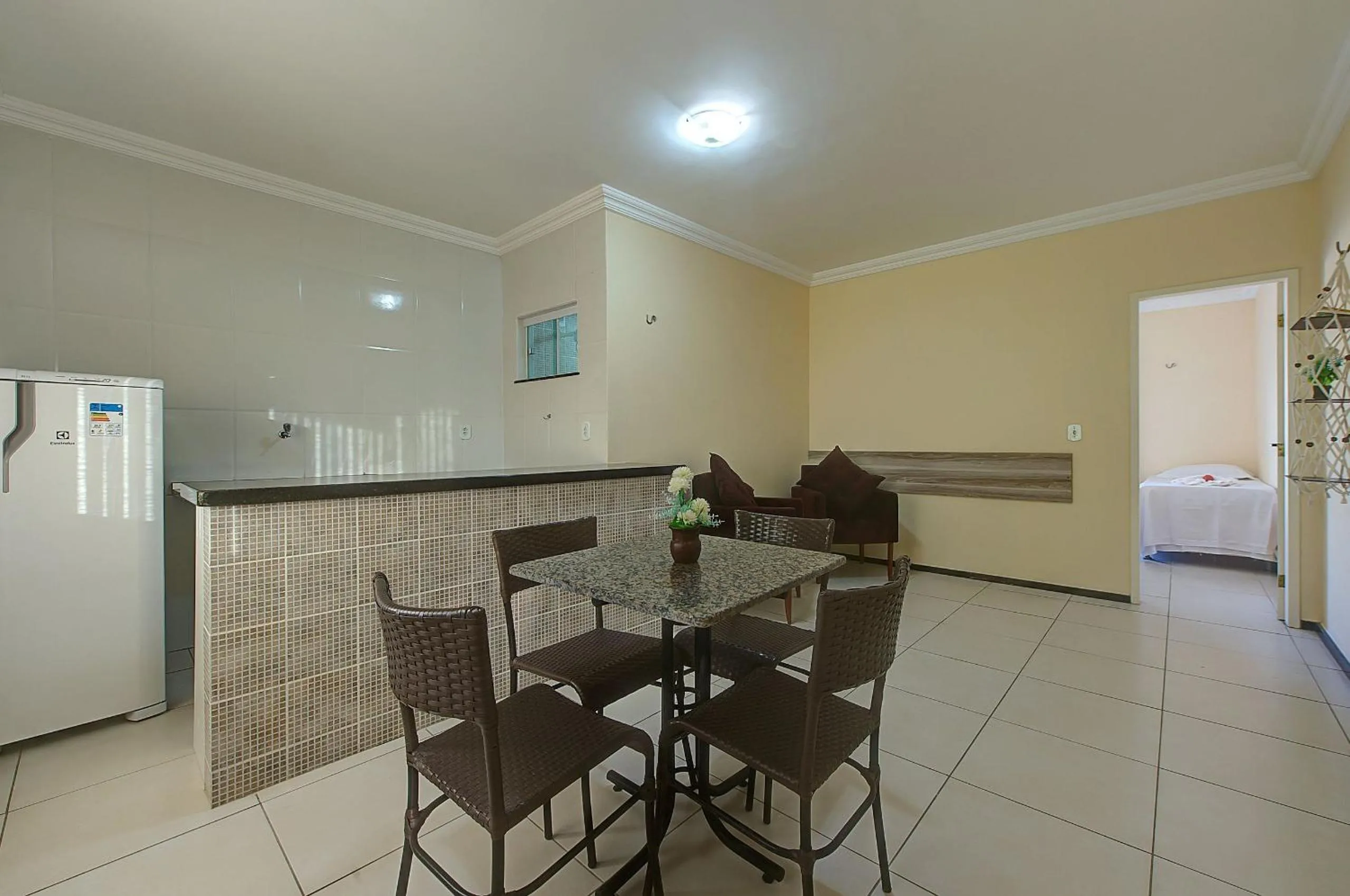 Dining area in Casa Incrível na Praia de Tabuba by Carpediem
