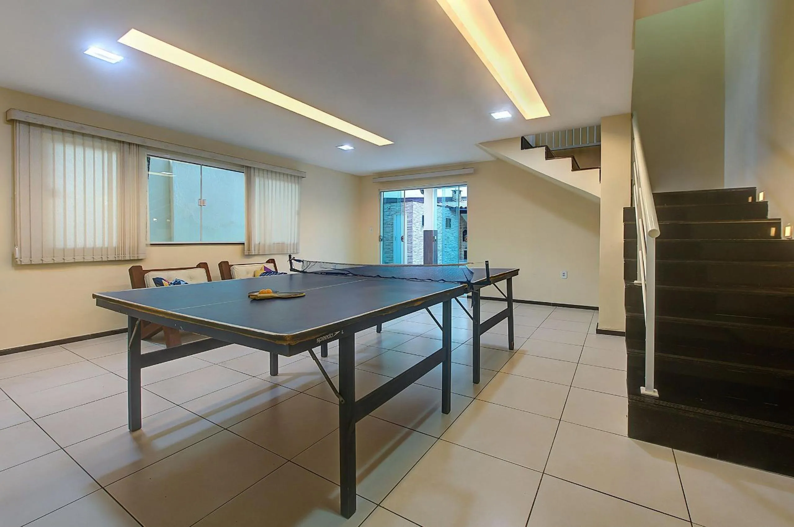 Game Room in Casa Incrível na Praia de Tabuba by Carpediem