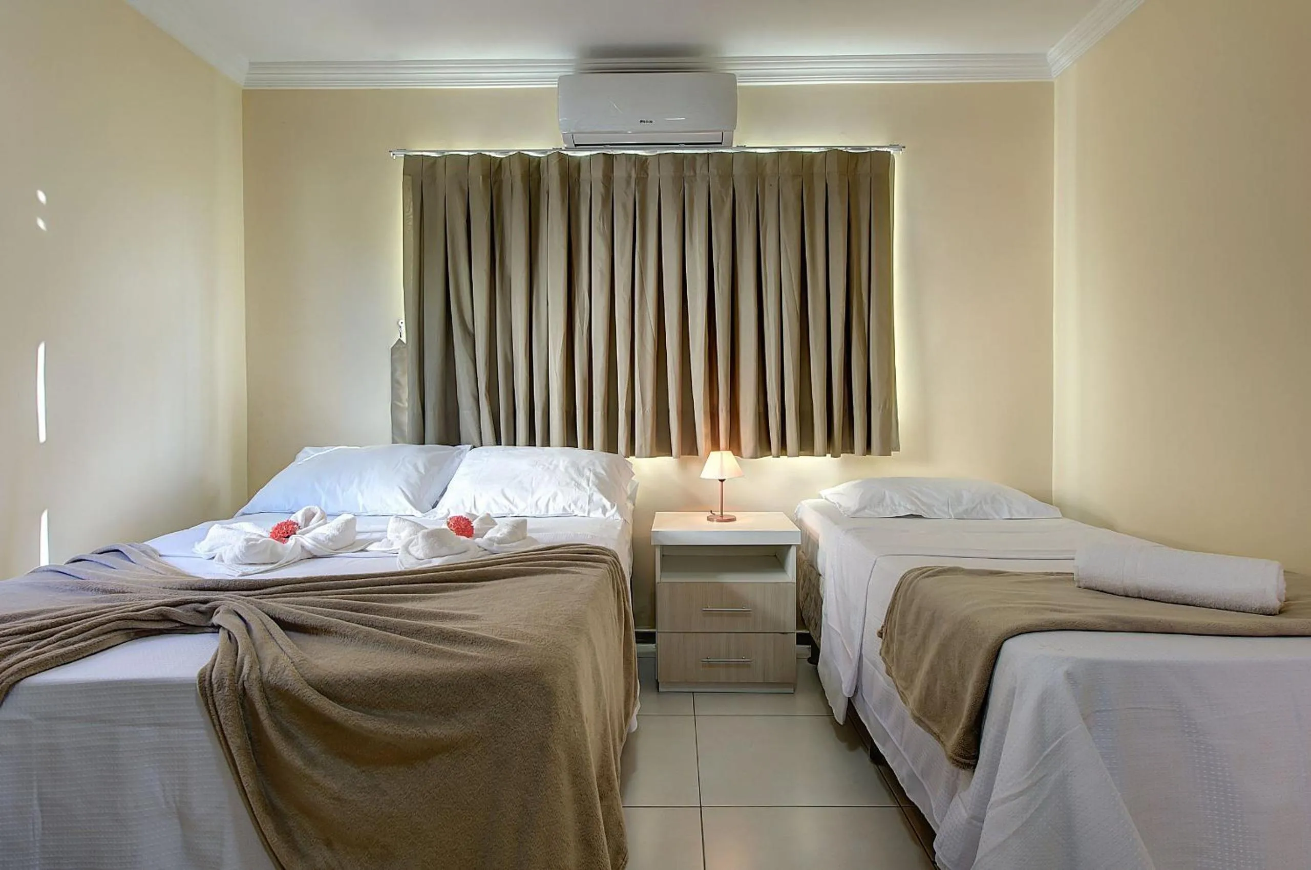 Bedroom, Bed in Casa Incrível na Praia de Tabuba by Carpediem