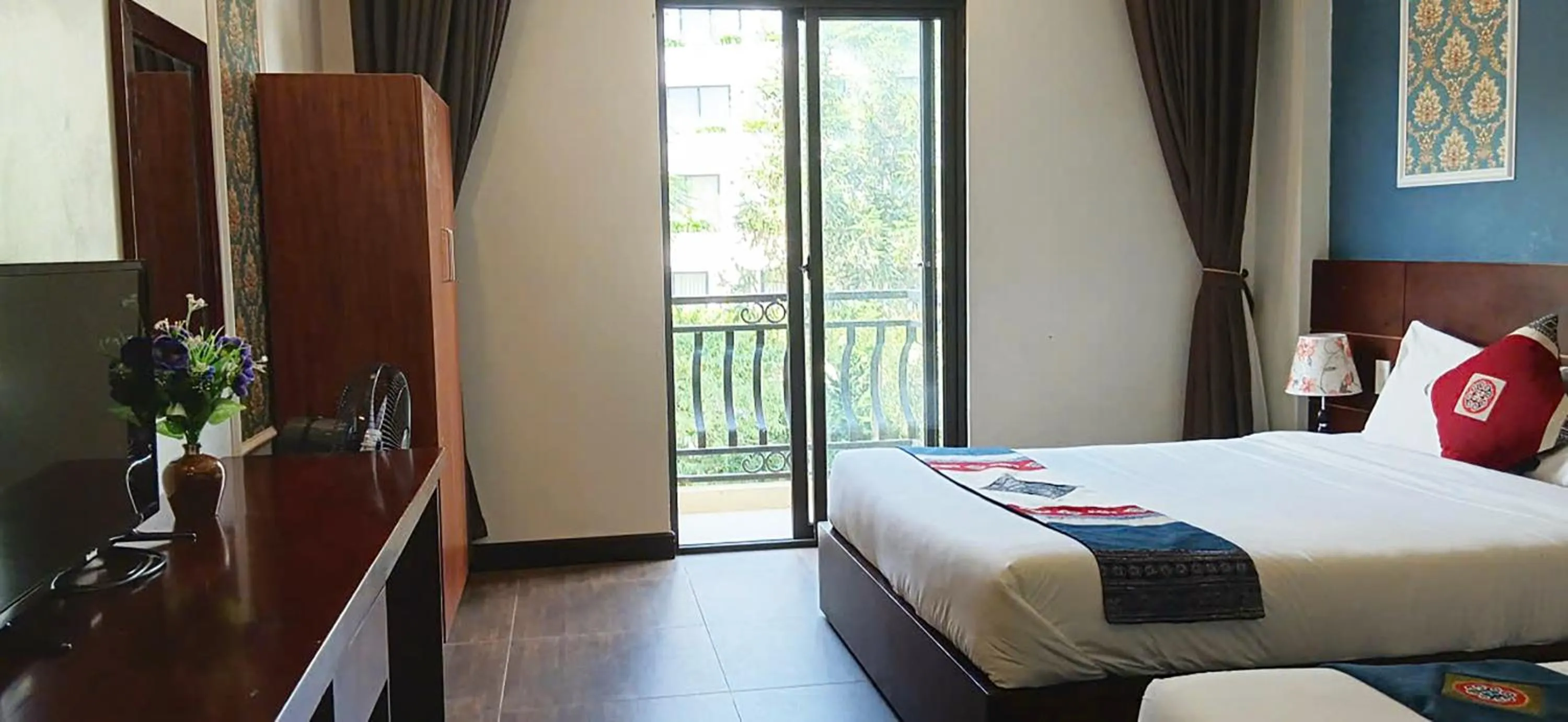 Bed in Sunshine View Sapa Hotel