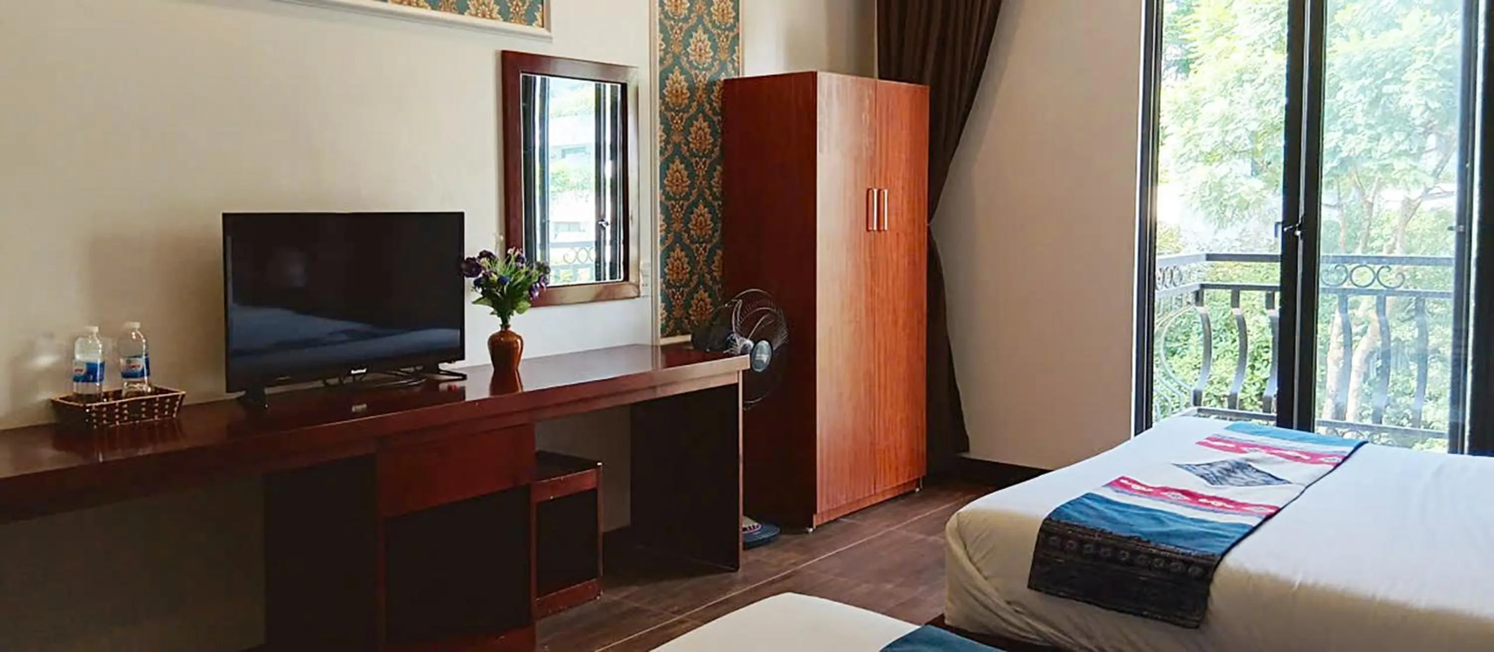 Bed in Sunshine View Sapa Hotel